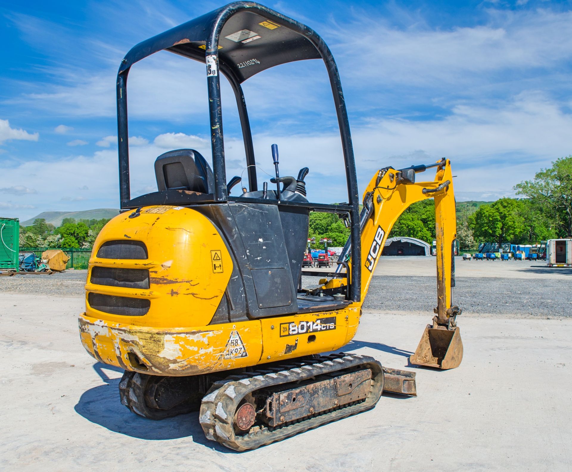 JCB 8014 CTS 1.5 tonne rubber tracked mini excavator Year: 2014 S/N: 2070457 Recorded Hours: 1943 - Image 4 of 18