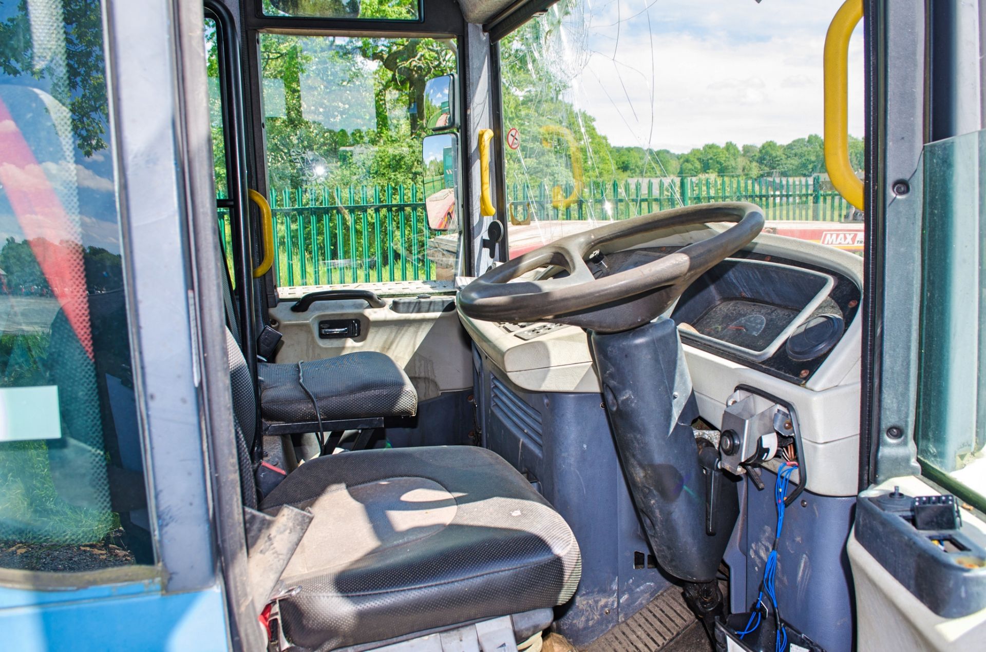 Dennis Eagle Elite 6 wheel refuse lorry Registration Number: J19 MVK Date of Registration: 23/01/ - Image 12 of 14