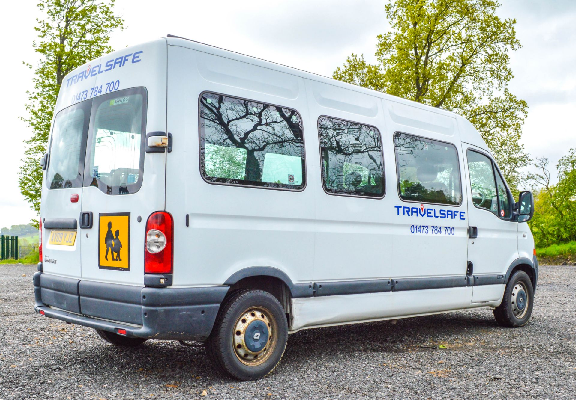 Renault Master LM35 DCI 100 mini bus Reg No: AV09 YJZ Date of First Registration: 31/07/2009 MOT - Image 3 of 27