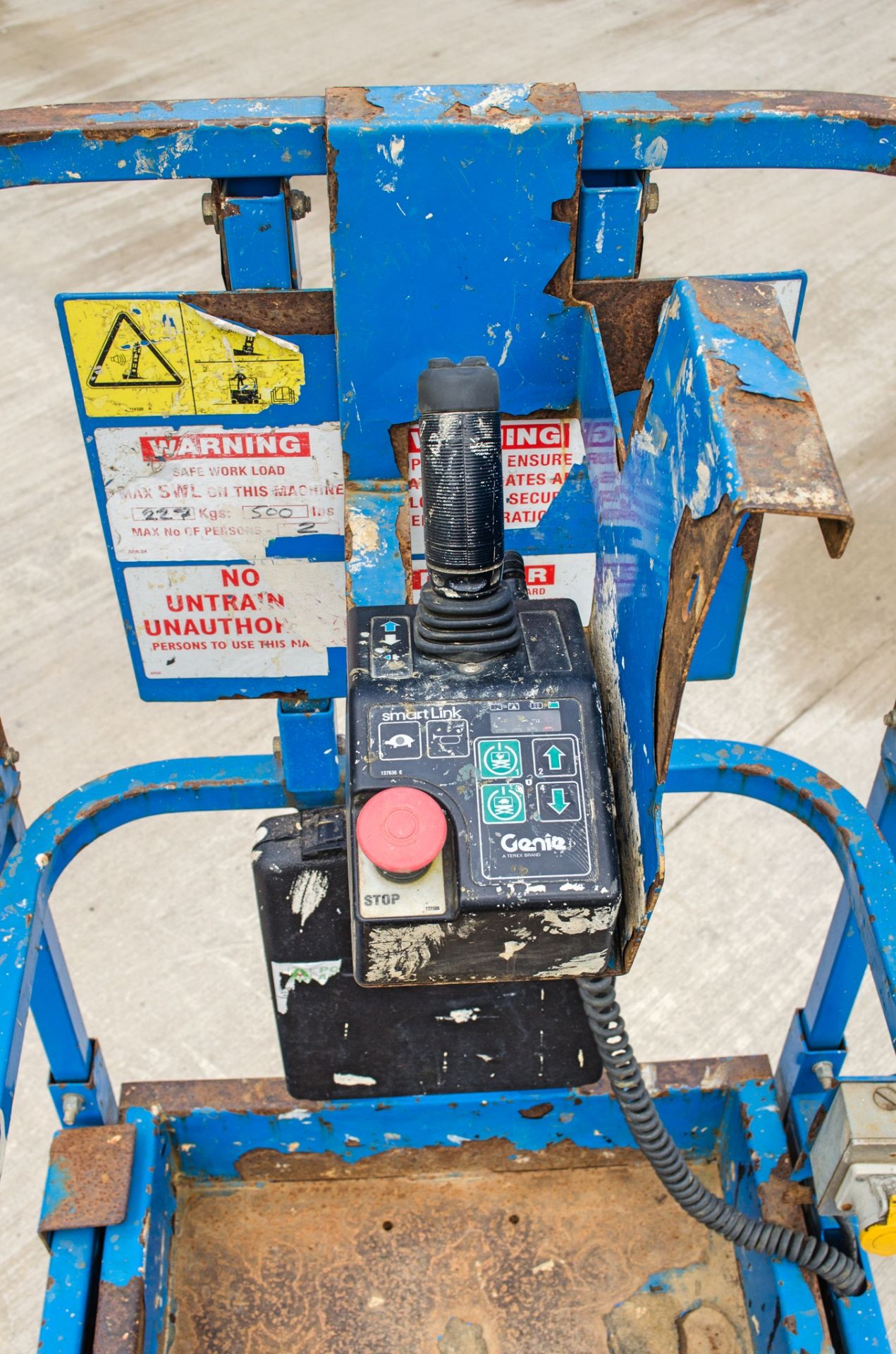 Genie GS1932 battery electric scissor lift access platform Year: 2014 S/N: 15702 Recorded Hours: 185 - Image 8 of 8