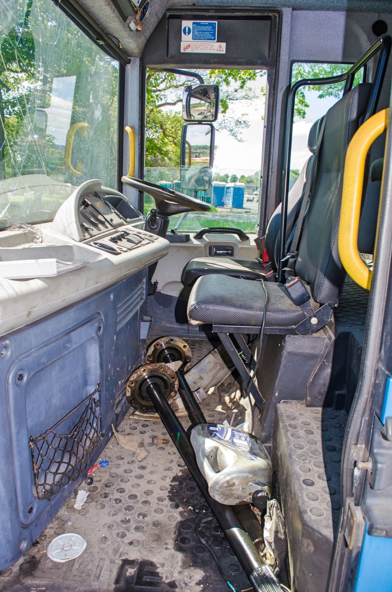 Dennis Eagle Elite 6 wheel refuse lorry Registration Number: J19 MVK Date of Registration: 23/01/ - Image 11 of 14
