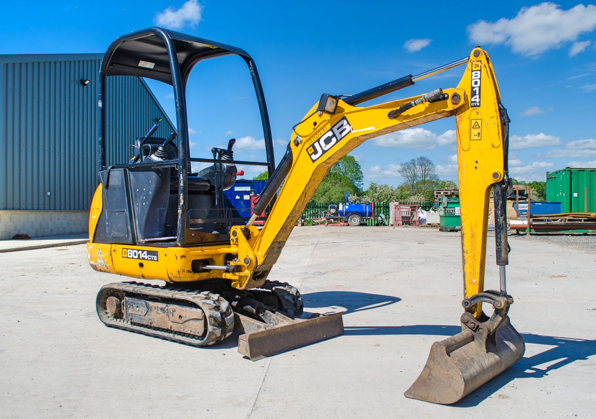 JCB 8014 CTS 1.5 tonne rubber tracked mini excavator Year: 2014 S/N: 2070389 Recorded Hours: 1616 - Image 2 of 18