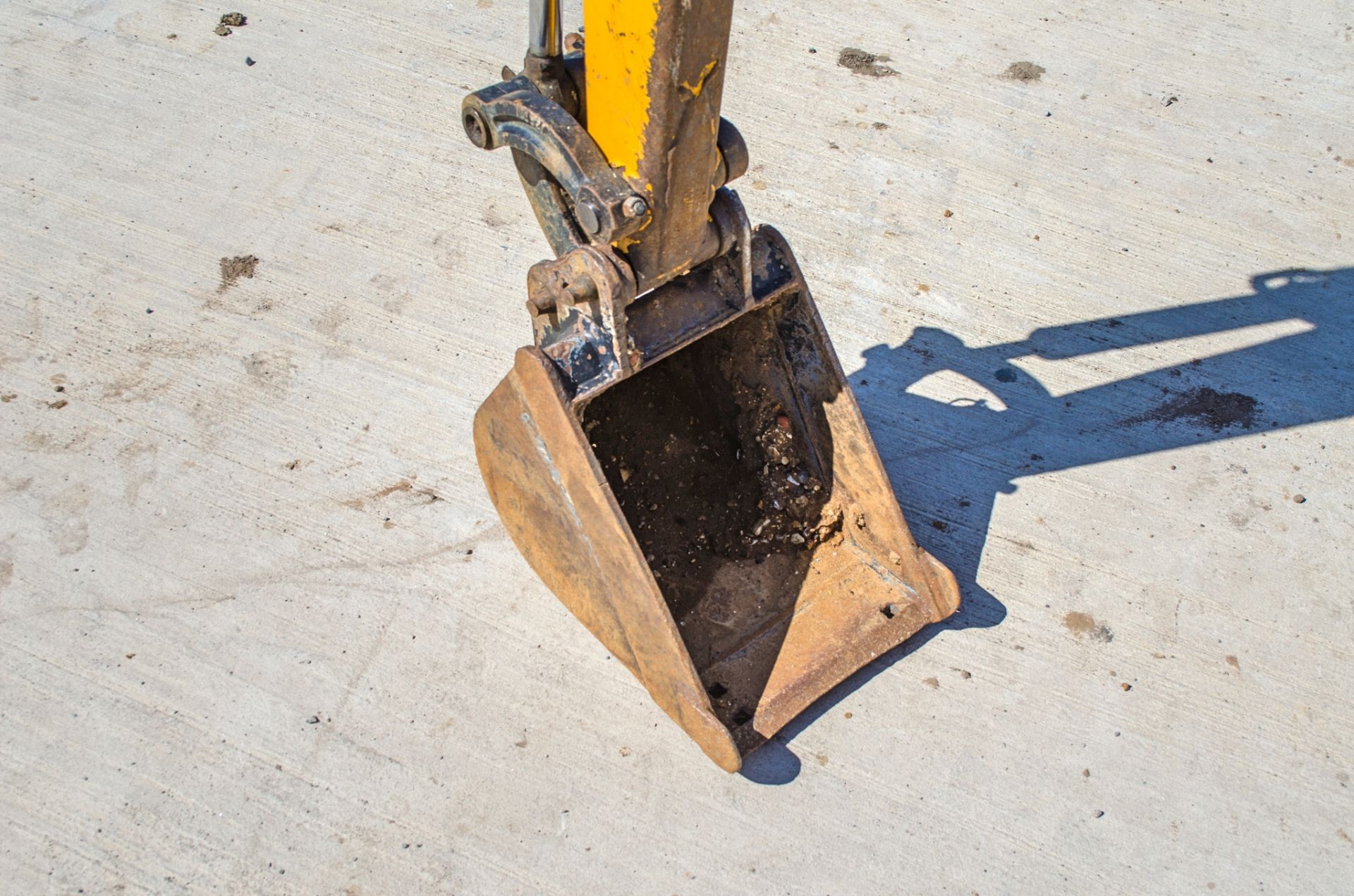 JCB 8014 CTS 1.5 tonne rubber tracked mini excavator Year: 2014 S/N: 2070457 Recorded Hours: 1943 - Image 12 of 18