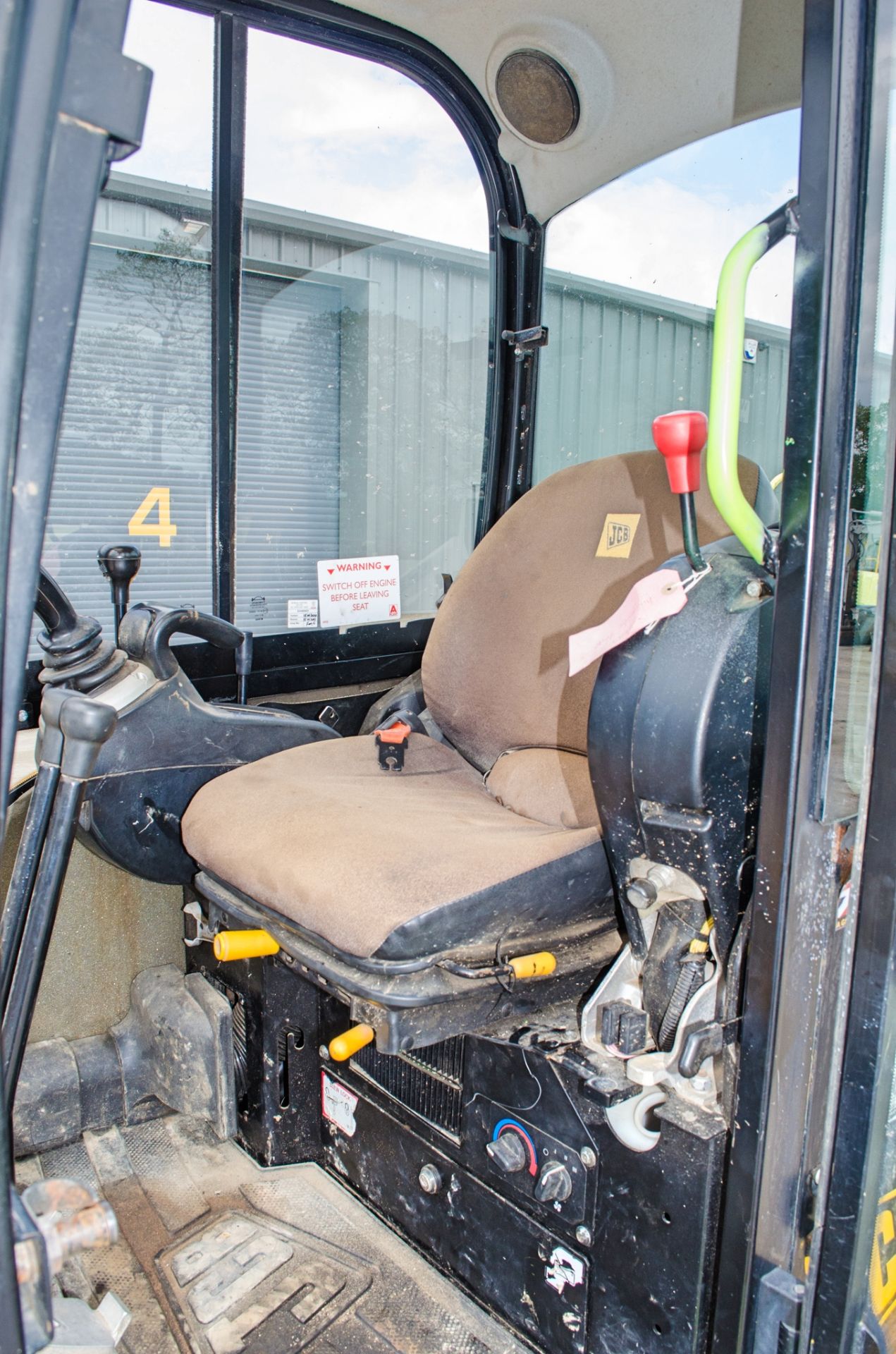 JCB 8025 ZTS 2.5 tonne rubber tracked mini excavator Year: 2013 S/N: 226138 Recorded Hours: 2376 - Image 17 of 18