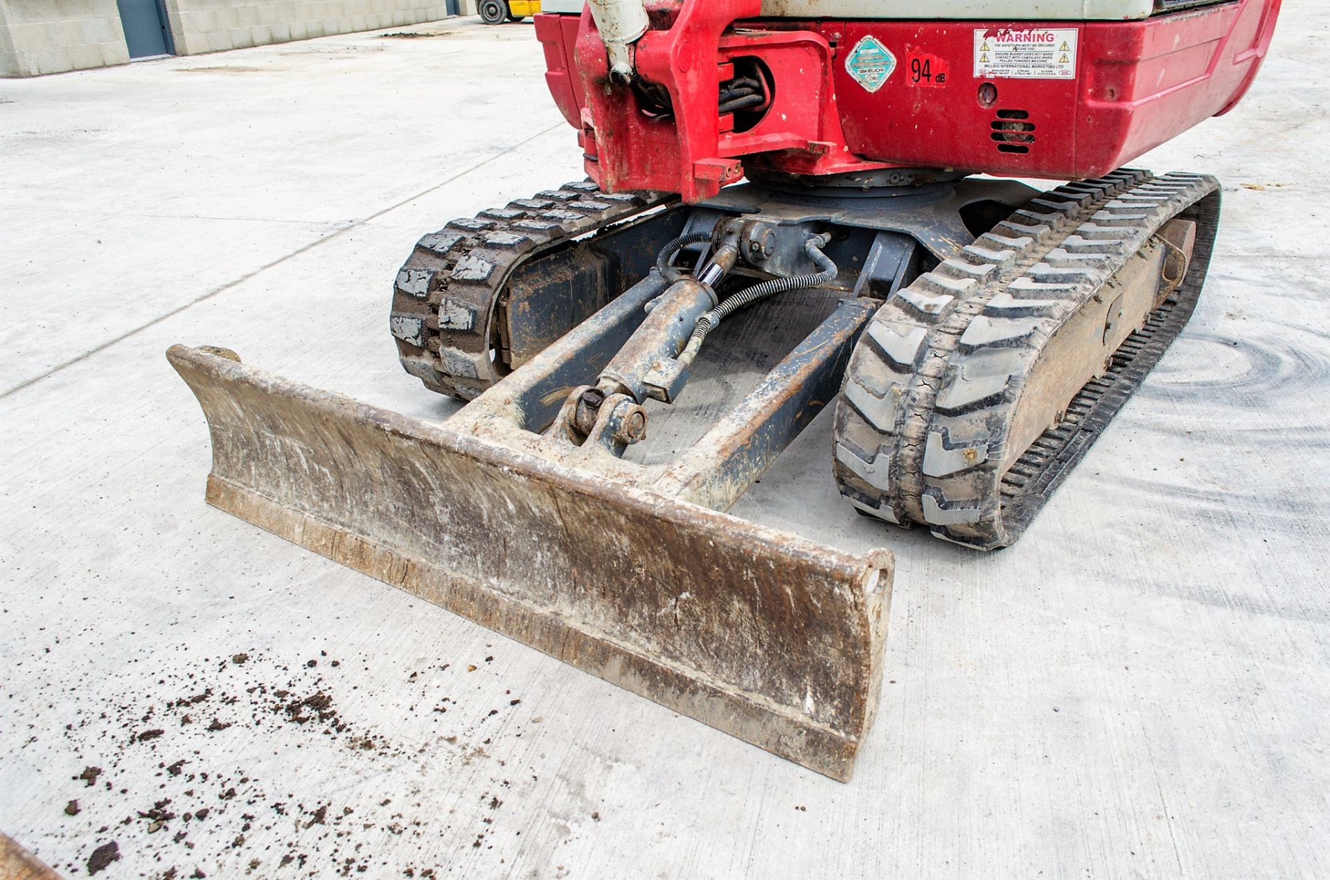 Takeuchi TB228 2.8 tonne rubber tracked mini excavator Year: 2015 S/N: 122804168 Recorded Hours: - Image 11 of 21