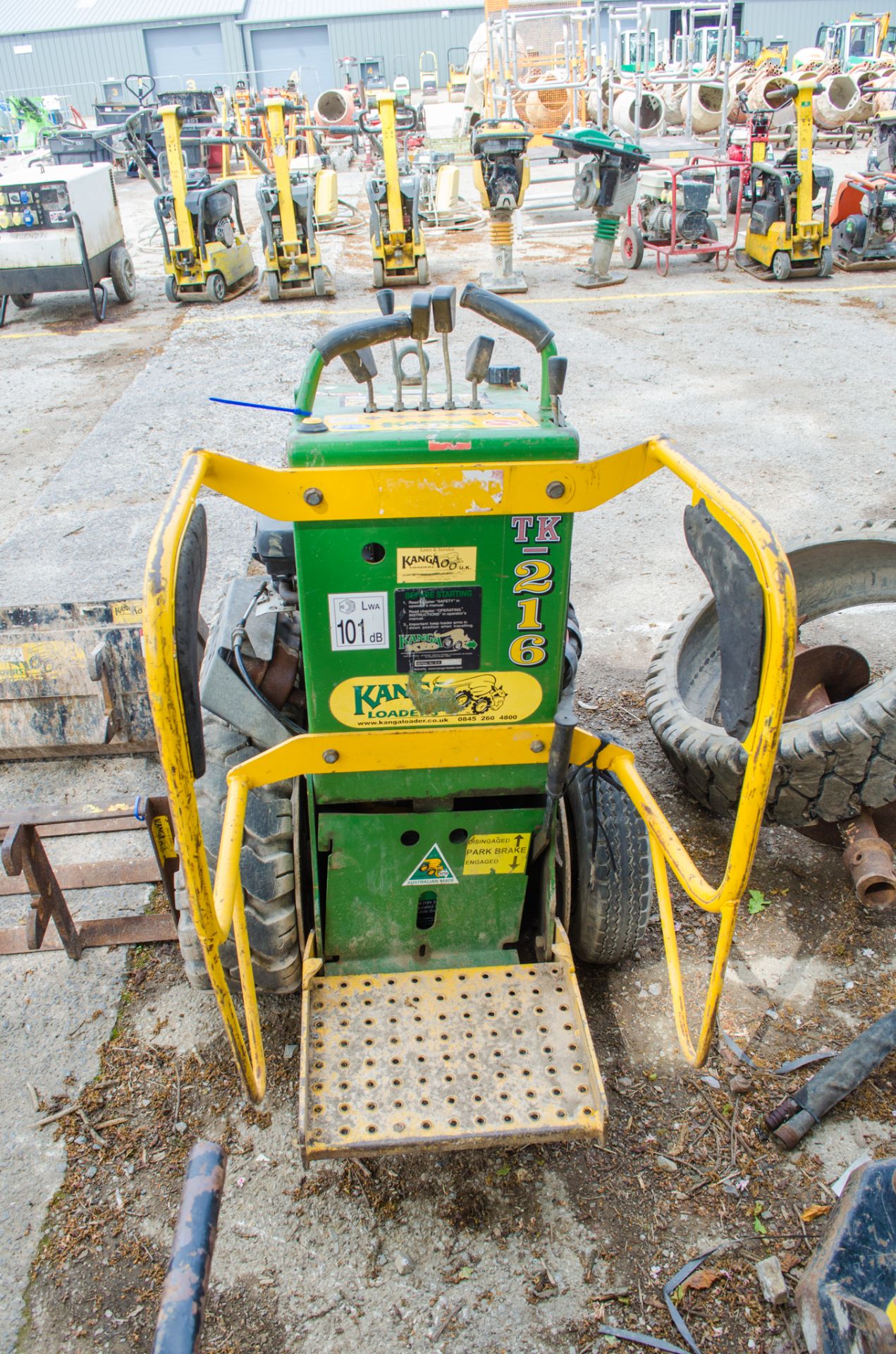 Kanga TK216 pedestrian operated petrol driven skid steer loader c/w rubber tracks, bucket, levelling - Image 8 of 15