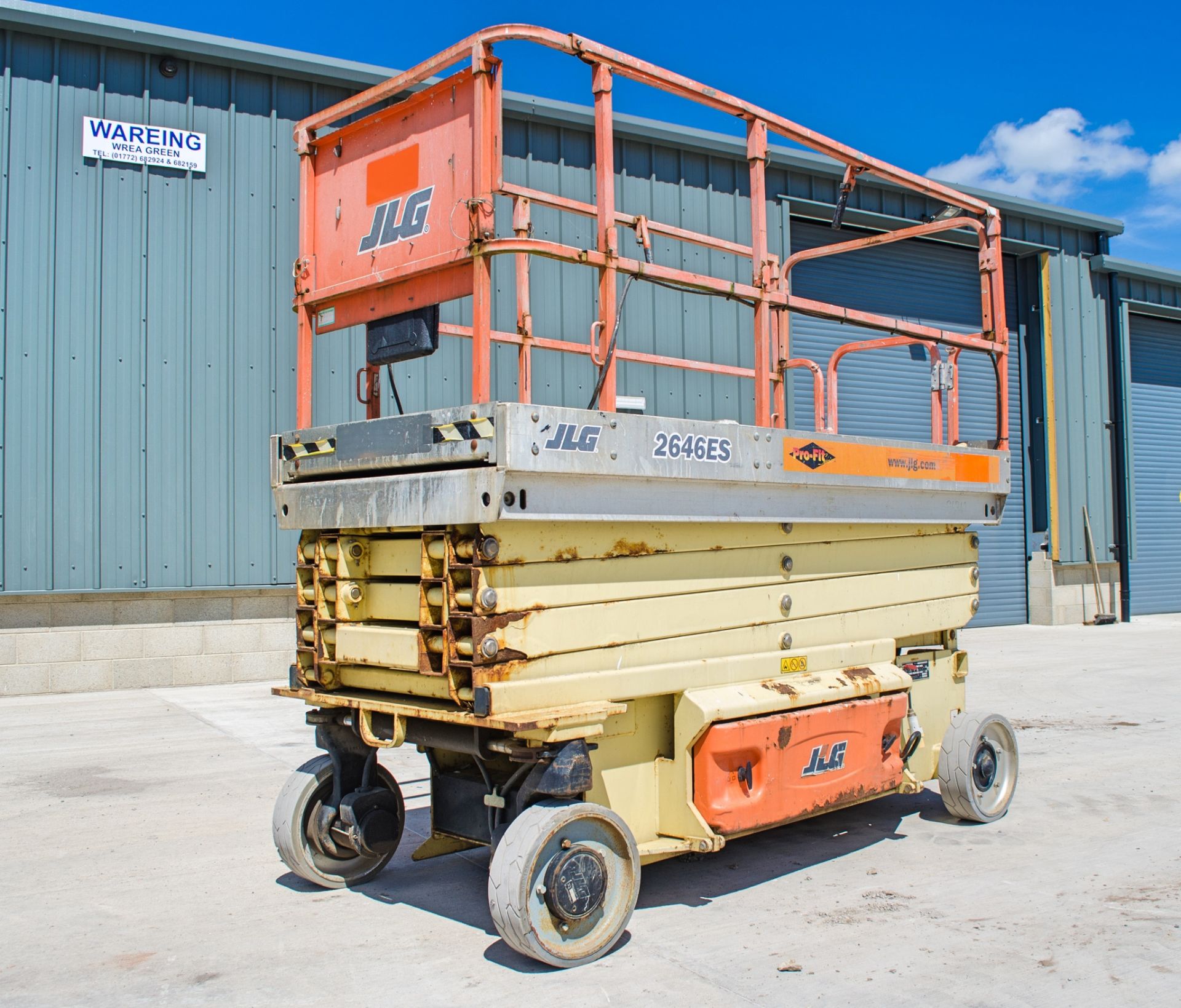 JLG 2646 ES battery electric scissor lift Year: 2007 S/N: 13179 Recorded Hours: 224 SHC - Image 3 of 8