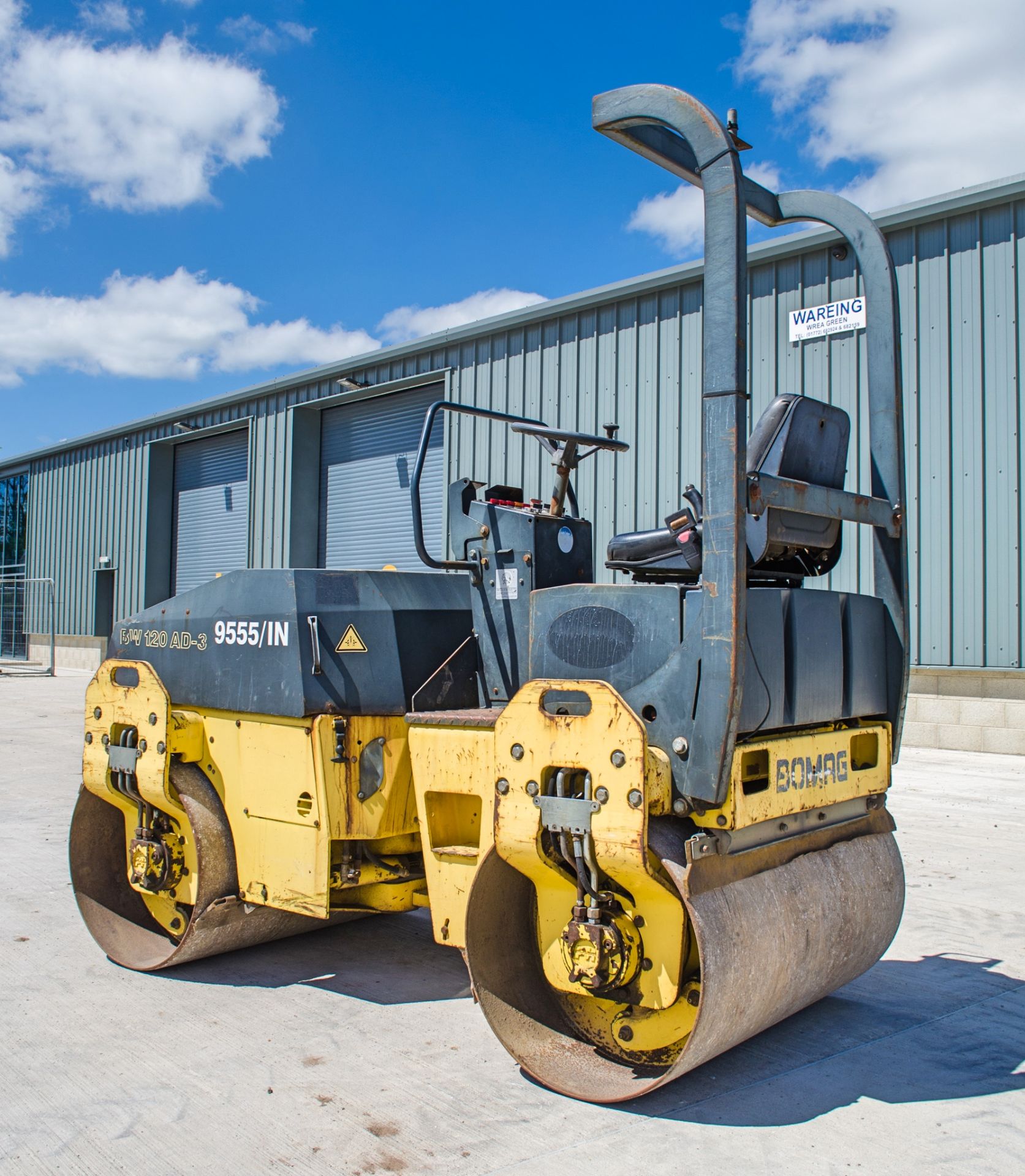 Bomag BW120 AD-3 double drum ride on roller Year: 2000 S/N: 515453 Recorded Hours: 713 SHC 9555/IN - Image 3 of 14