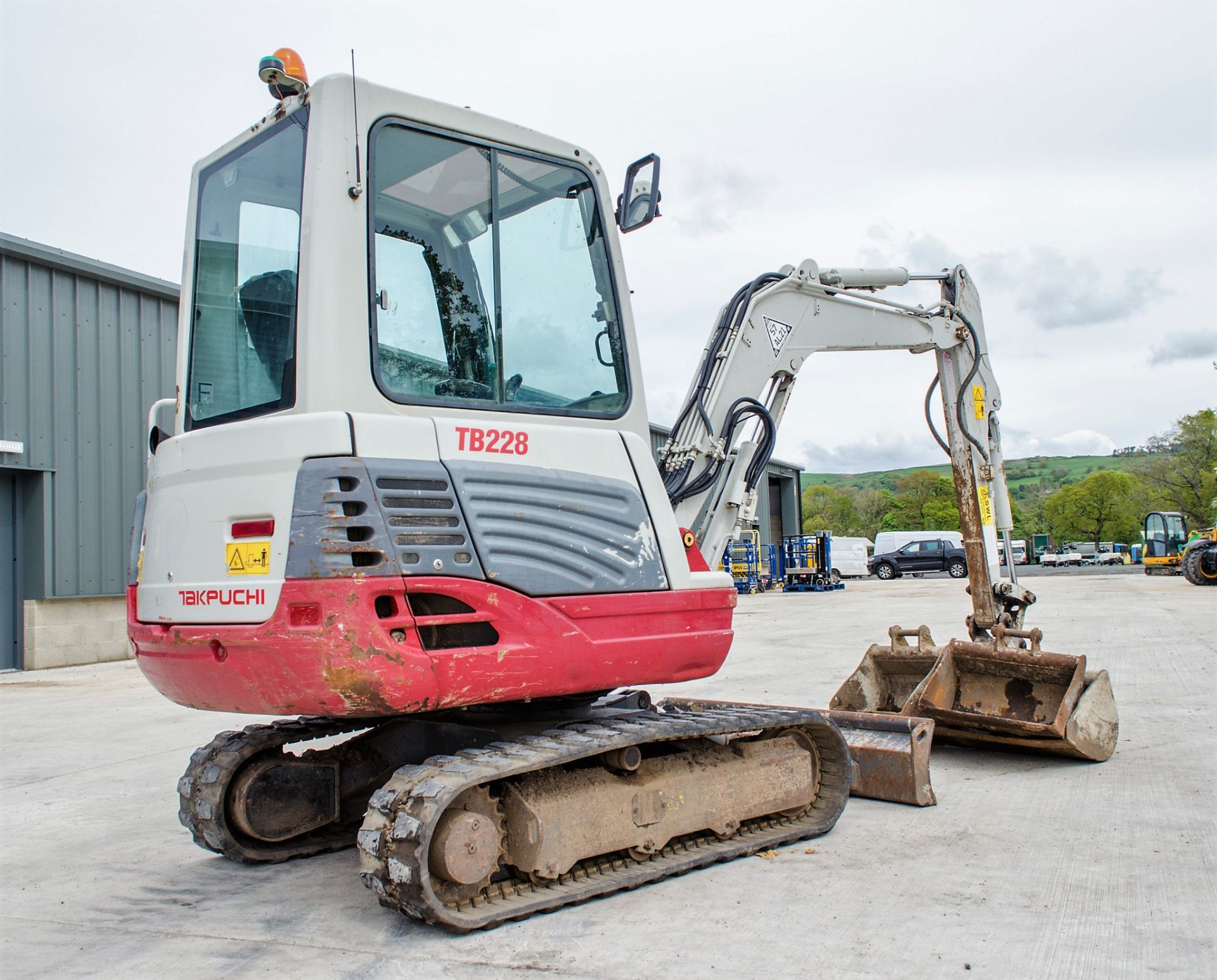 Takeuchi TB228 2.8 tonne rubber tracked mini excavator Year: 2015 S/N: 122804283 Recorded Hours: Not - Image 7 of 22