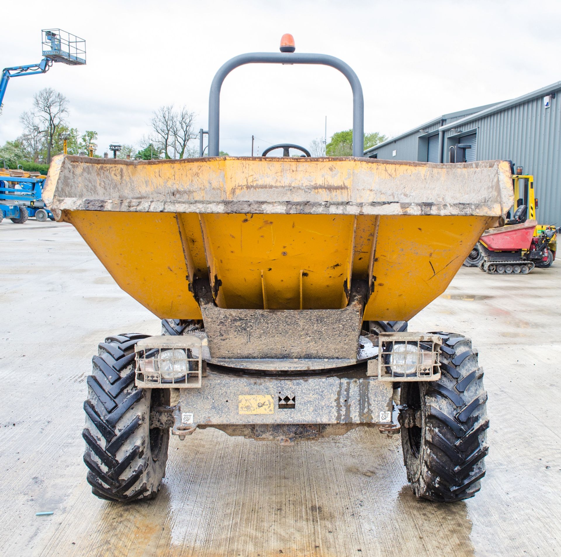 Terex TA3s 3 tonne swivel skip dumper Year: 2014 S/N: EE4PB5518 Recorded Hours: 981 A635089 - Image 5 of 20