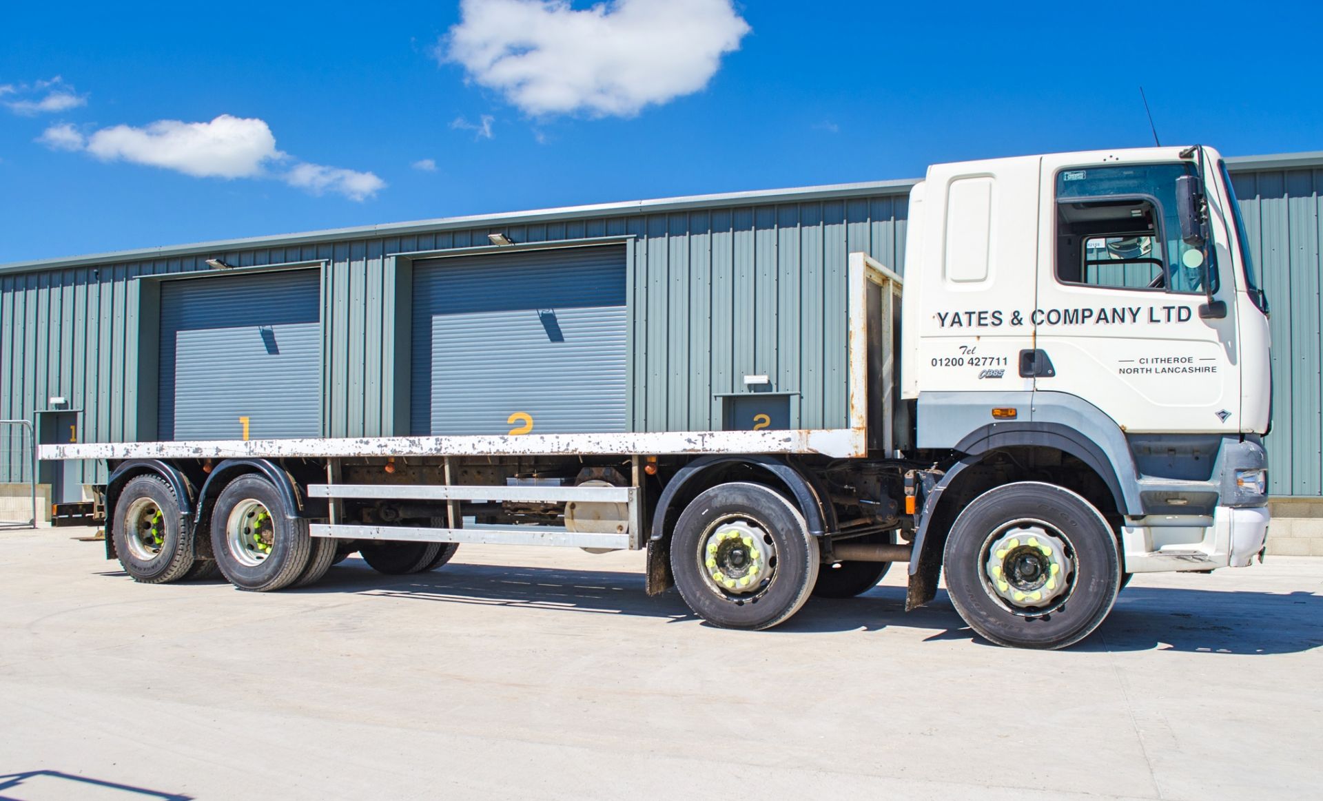 Foden 385 32 tonne 8 wheel flat bed lorry Registration Number: MX55 AOB Date of registration: 02/ - Image 7 of 17