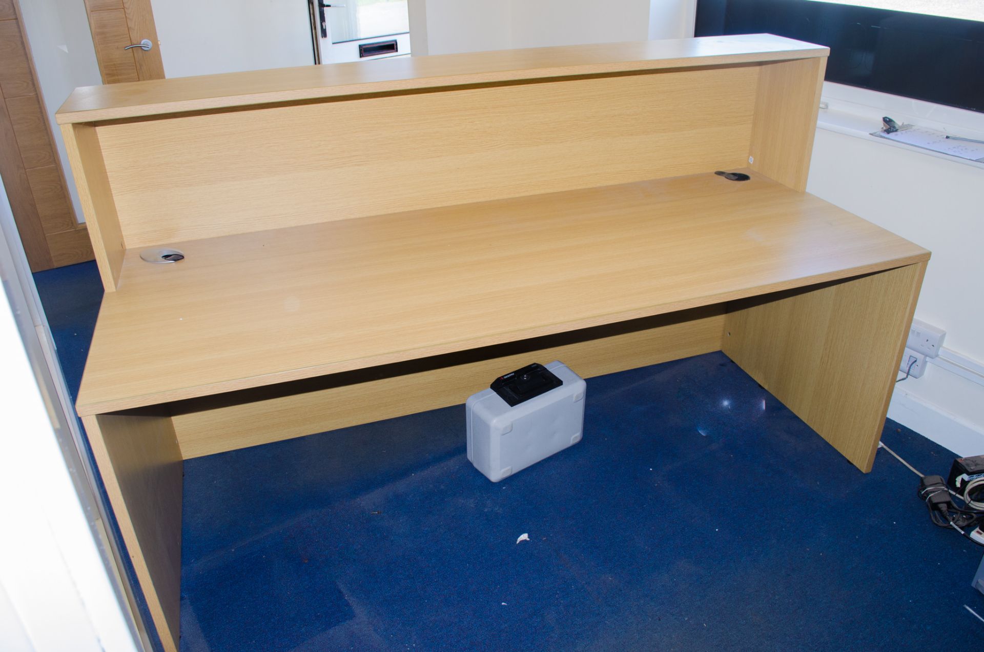 Reception Desk/Counter unit Dimensions: 180cm W, 90cm D, 70cm H