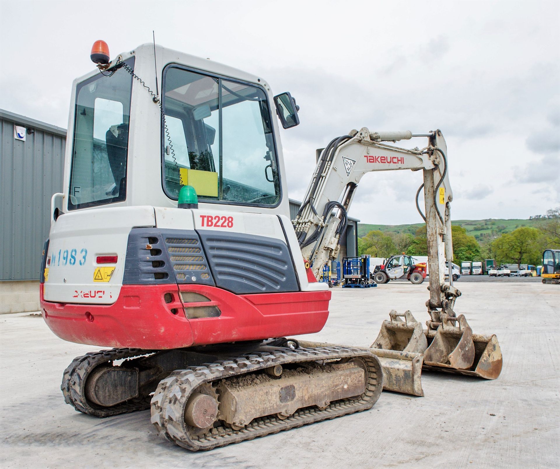 Takeuchi TB228 2.8 tonne rubber tracked mini excavator Year: 2015 S/N: 122804265 Recorded Hours: - Image 7 of 22