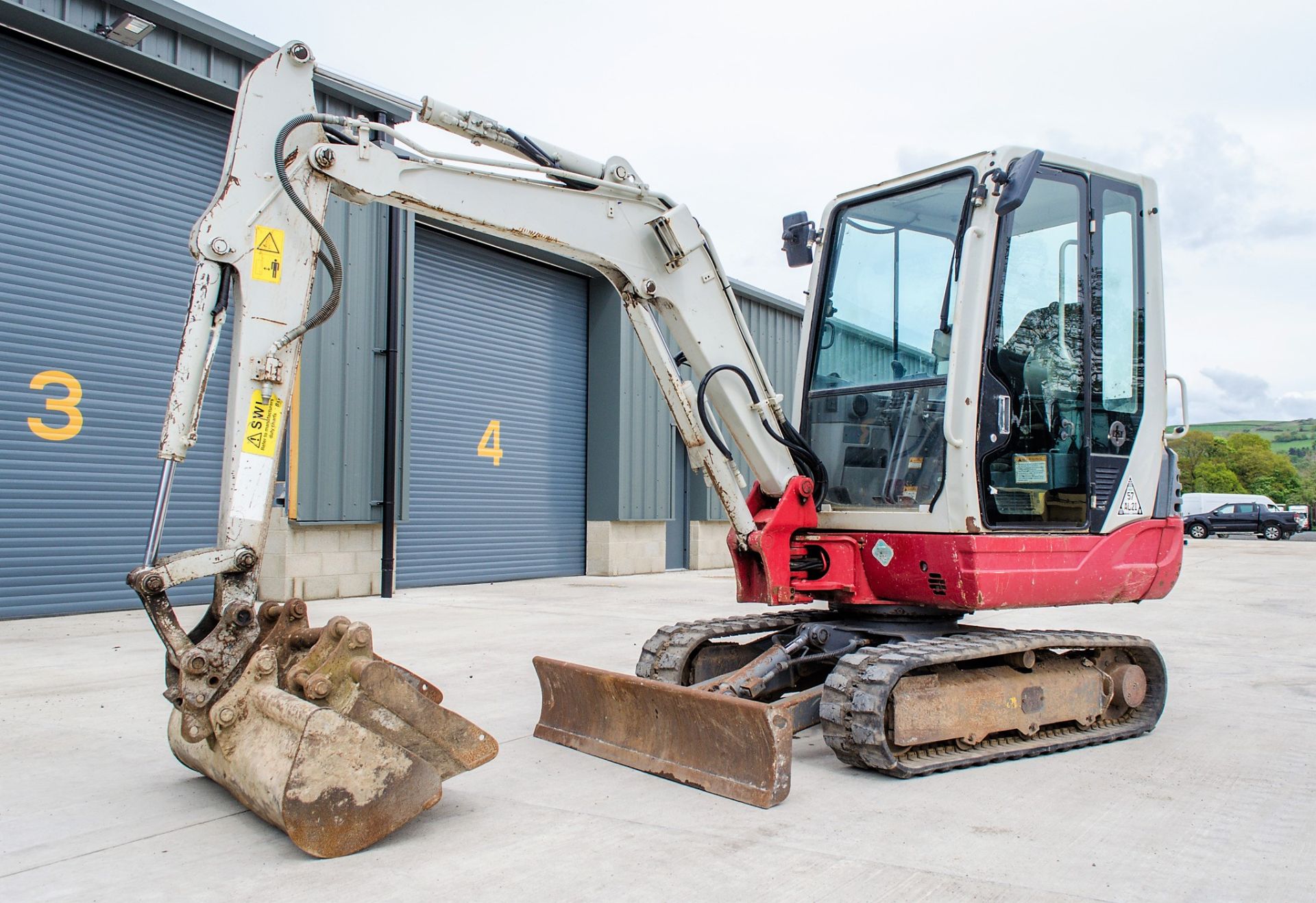 Takeuchi TB228 2.8 tonne rubber tracked mini excavator Year: 2015 S/N: 122804283 Recorded Hours: Not