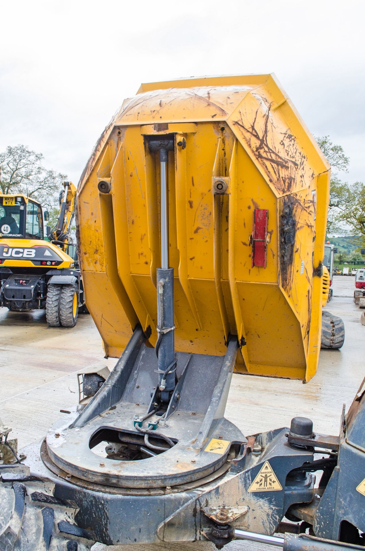 Terex TA3s 3 tonne swivel skip dumper Year: 2014 S/N: EE4PB5518 Recorded Hours: 981 A635089 - Image 10 of 20