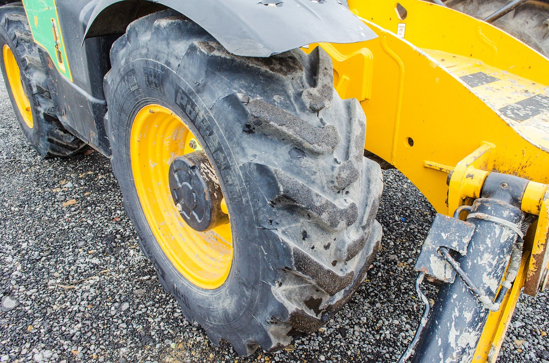 JCB 535-125 Hi-Viz 12.5 metre telescopic handler Year: 2014 S/N: 2340587 Recorded Hours: 2686 Reg: - Image 16 of 21