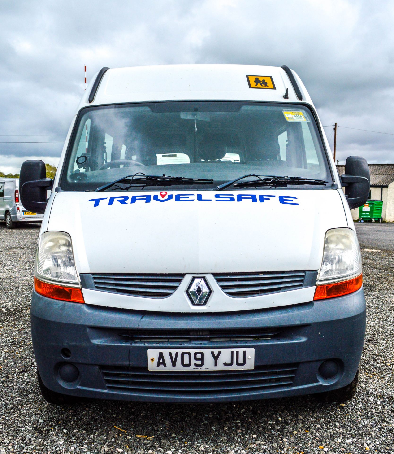 Renault Master LM35 DCI 100 mini bus Reg No: AV09 YJU Date of First Registration: 31/07/2009 MOT - Image 5 of 26