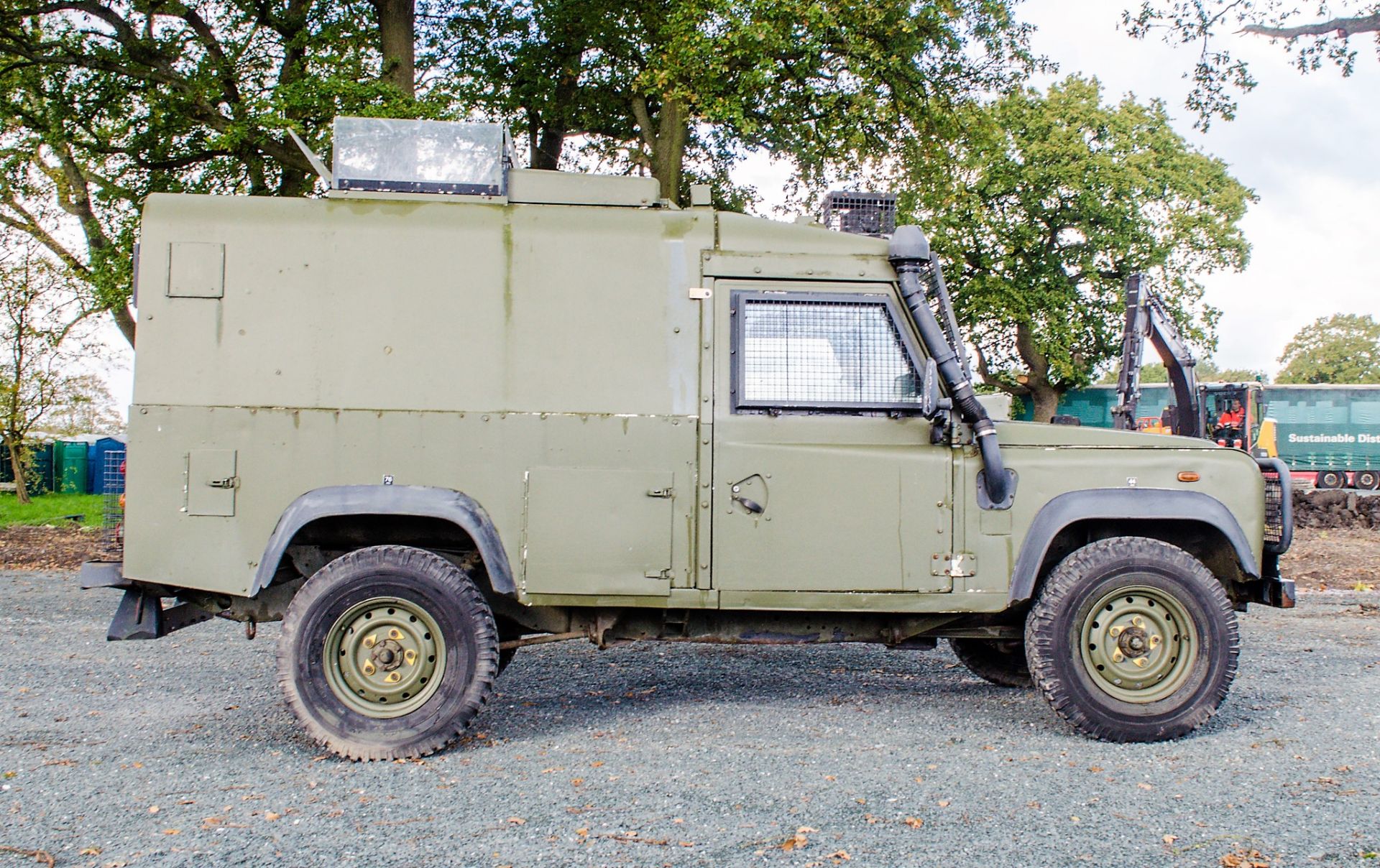 Land Rover Defender 110 300 TDi Snatch armoured 4WD utility vehicle (Ex MOD) In Service Registration - Image 8 of 27