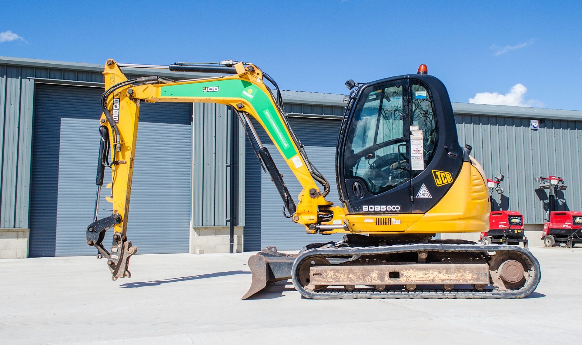 JCB 8085 Eco 8 tonne rubber tracked excavator Year: 2013 S/N: 1073098 Recorded Hours: 3492 blade, - Image 7 of 19