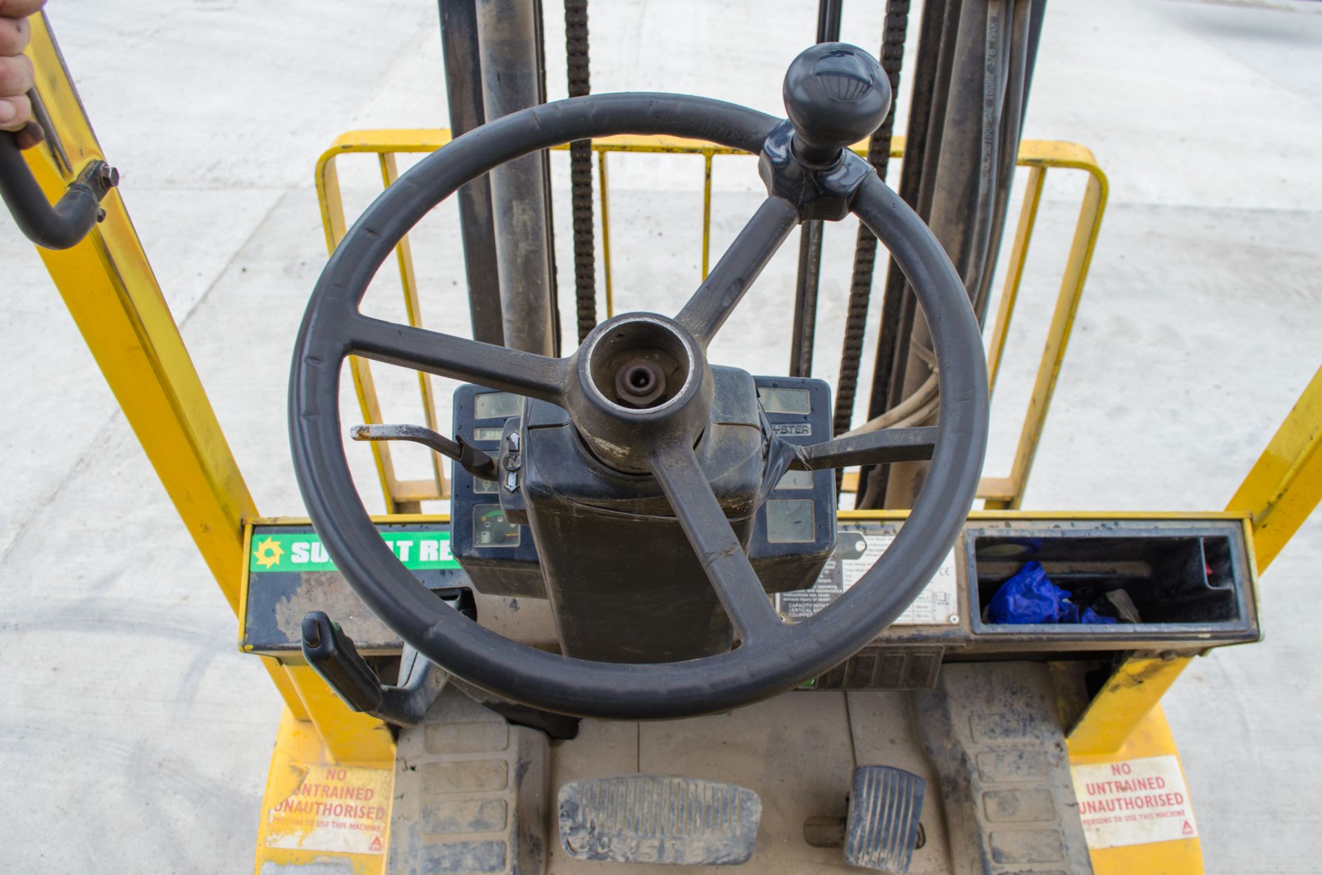 Hyster H2.50XM 2.5 tonne diesel fork lift truck Year: 1999 S/N: 13305W Recorded Hours: 13764 ** Fork - Image 11 of 13