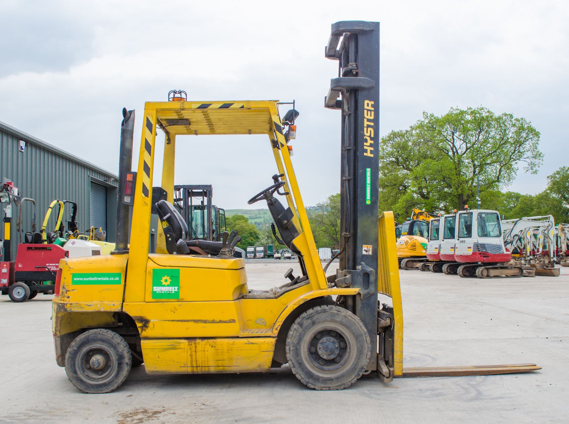 Hyster H2.50XM 2.5 tonne diesel fork lift truck Year: 1999 S/N: 13305W Recorded Hours: 13764 ** Fork - Image 8 of 13