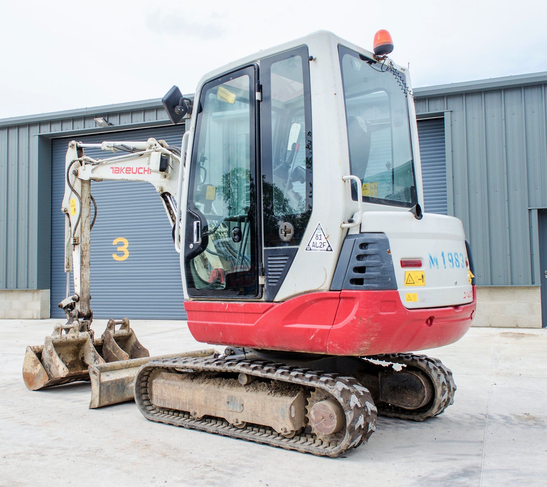 Takeuchi TB228 2.8 tonne rubber tracked mini excavator Year: 2015 S/N: 122804265 Recorded Hours: - Image 6 of 22