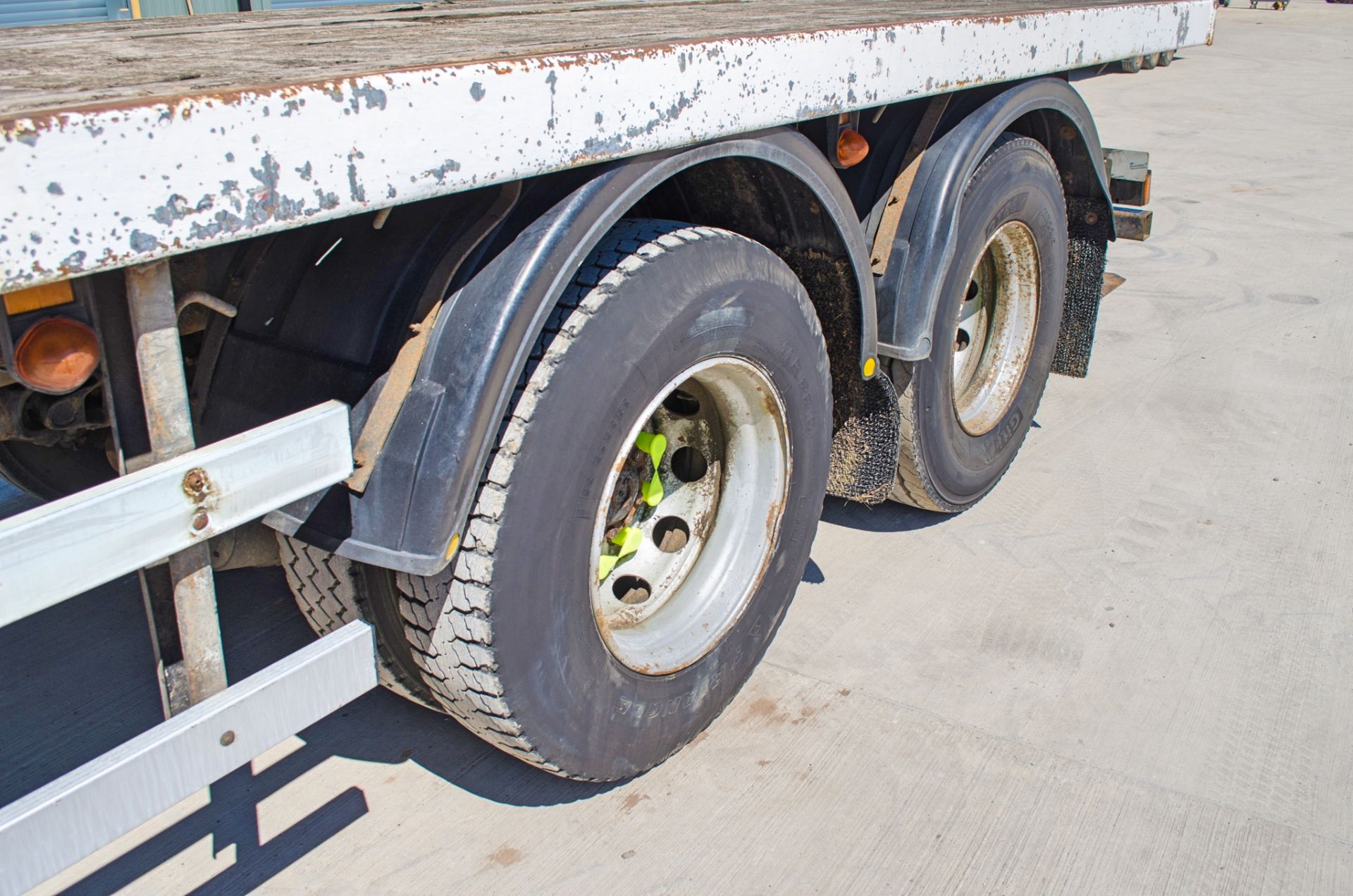 Foden 385 32 tonne 8 wheel flat bed lorry Registration Number: MX55 AOB Date of registration: 02/ - Image 10 of 17