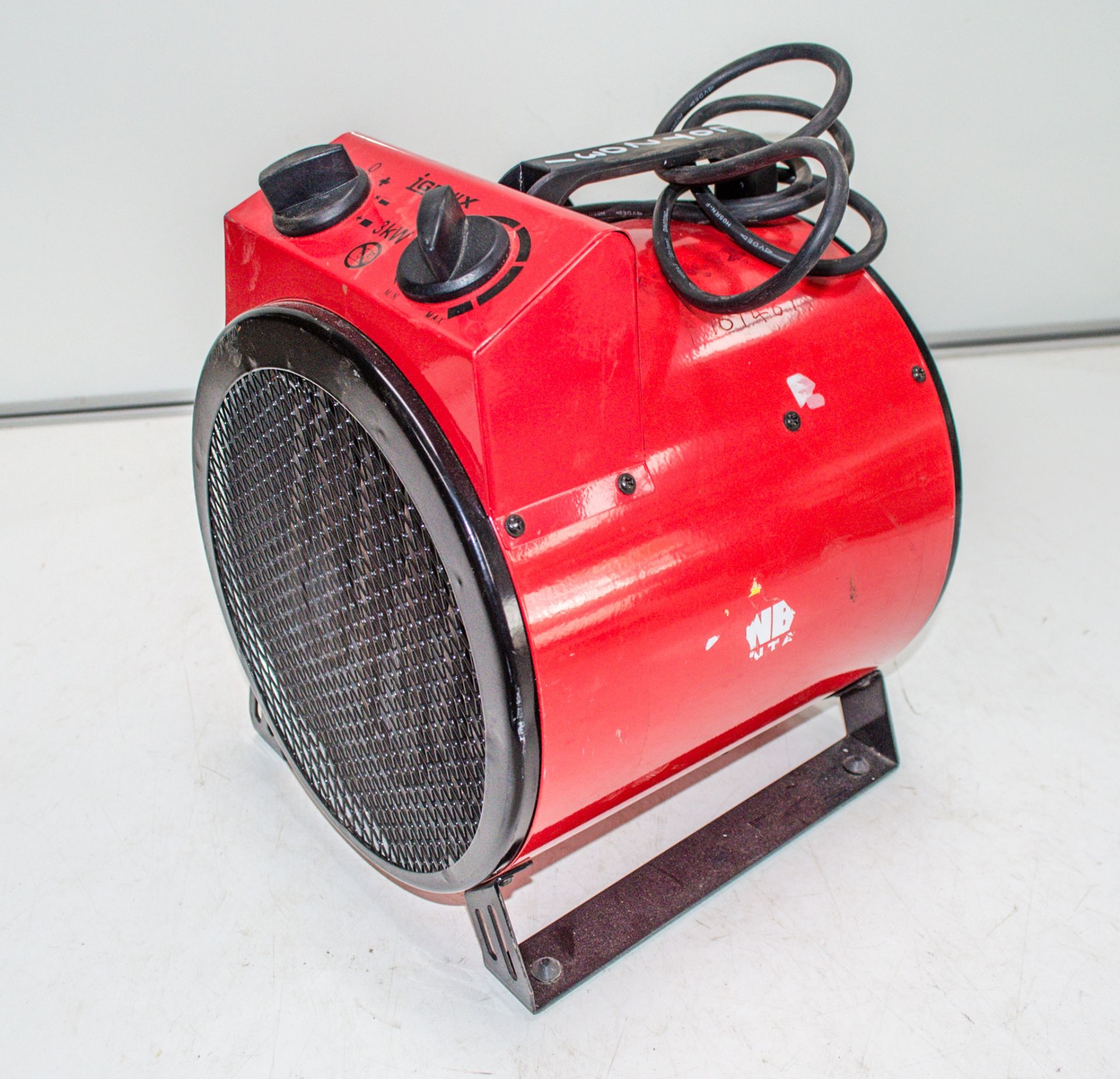 iGenix 240v heater A767487