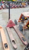 Hand hydraulic pallet truck 1410-0671