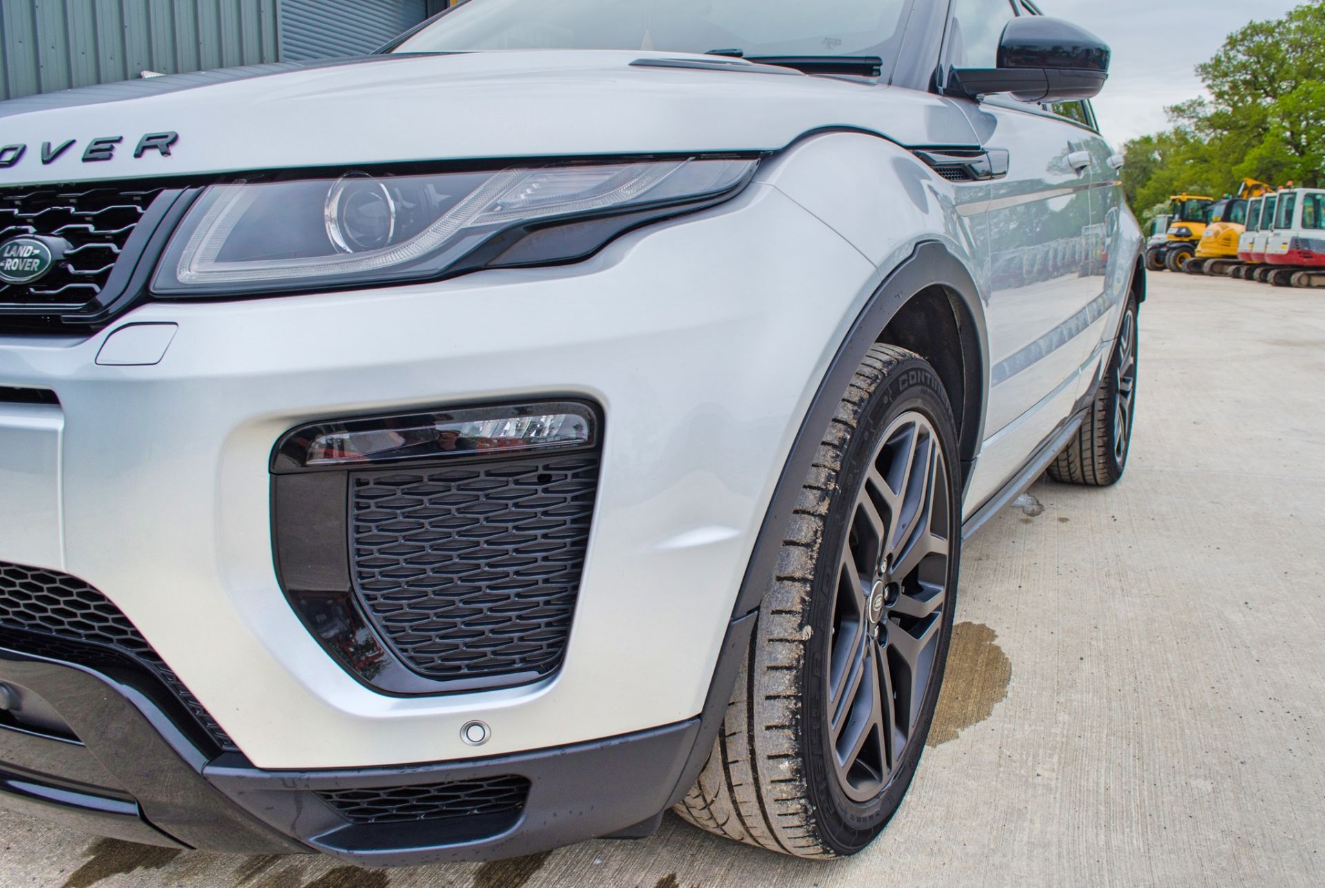 Range Rover Evoque HSE Dynamic 2.0 TD 4WD 5 door hatchback car Registration Number: YK18 FCR Date of - Image 9 of 31