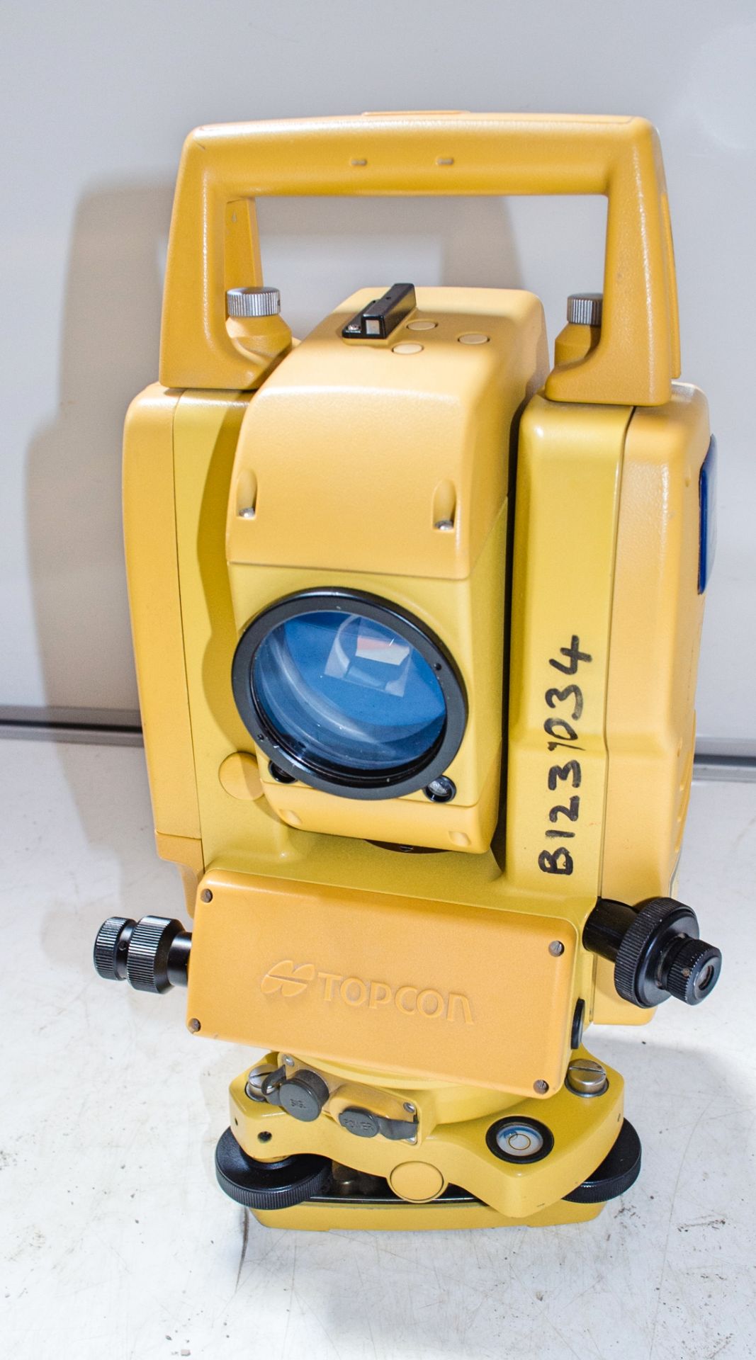 Topcon GPT 3107N total station c/w battery, charger & carry case B0367004 - Image 3 of 3