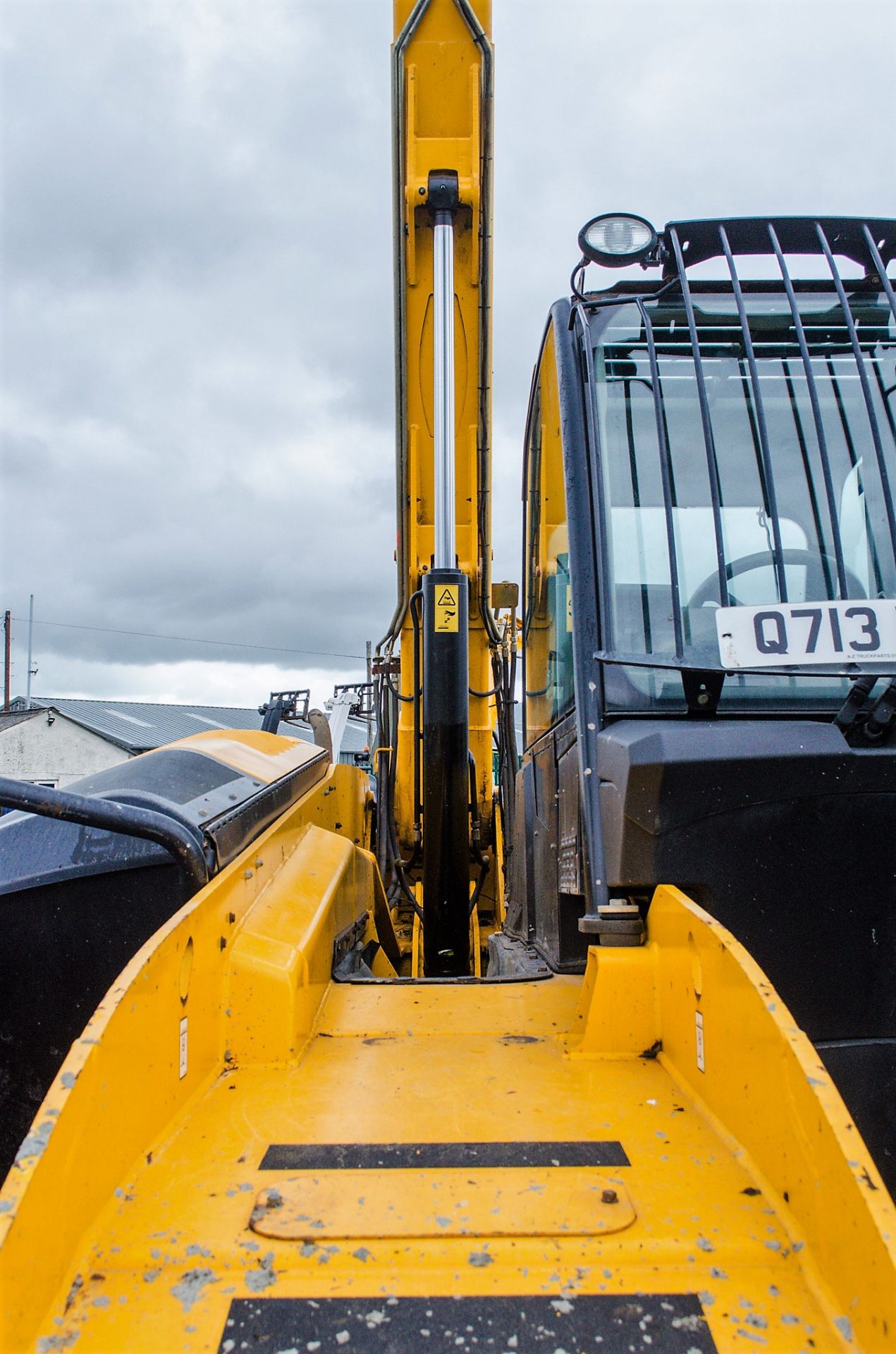 JCB 535-125 Hi-Viz 12.5 metre telescopic handler Year: 2014 S/N: 2340587 Recorded Hours: 2686 Reg: - Image 12 of 21