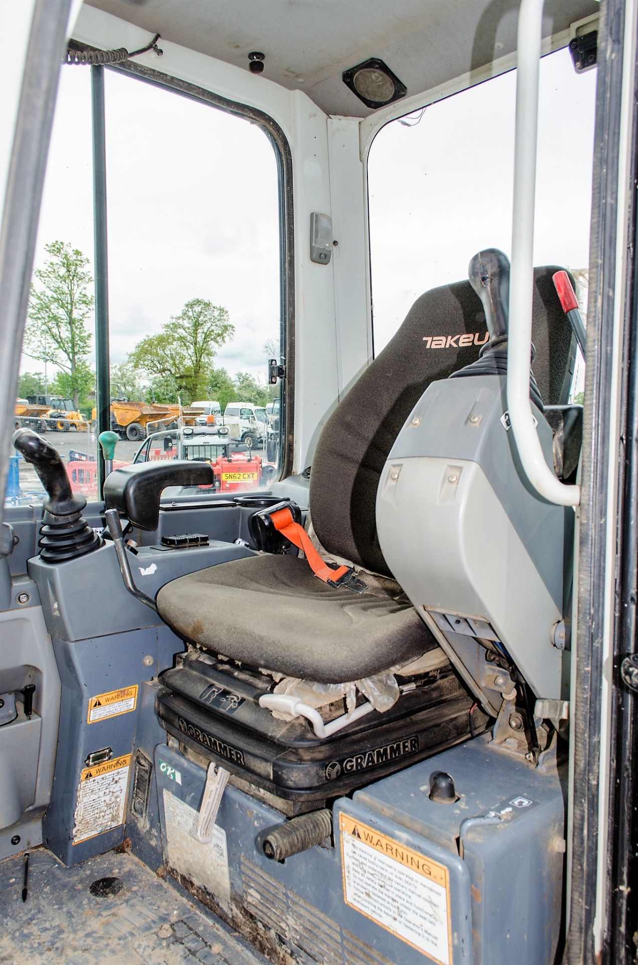 Takeuchi TB228 2.8 tonne rubber tracked mini excavator Year: 2015 S/N: 122804283 Recorded Hours: Not - Image 20 of 22