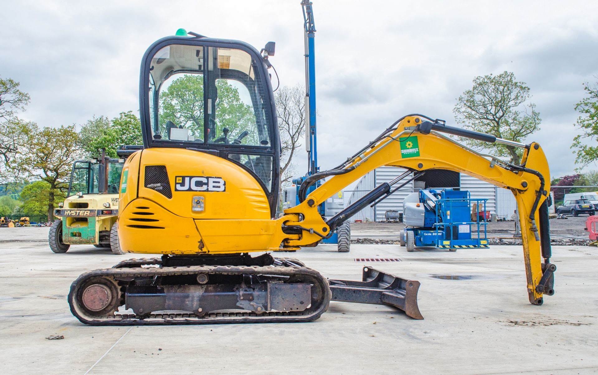 JCB 8025 ZTS 2.5 tonne rubber tracked mini excavator Year: 2013 S/N: 226138 Recorded Hours: 2376 - Image 8 of 18