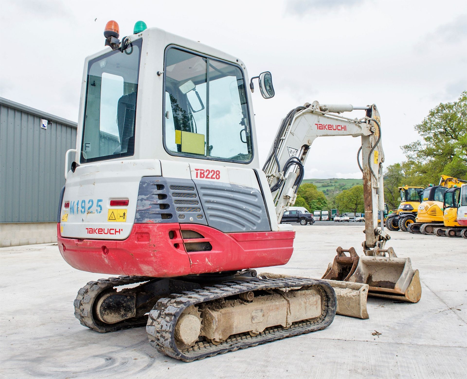 Takeuchi TB228 2.8 tonne rubber tracked mini excavator Year: 2015 S/N: 122804180 Recorded Hours: - Image 7 of 22