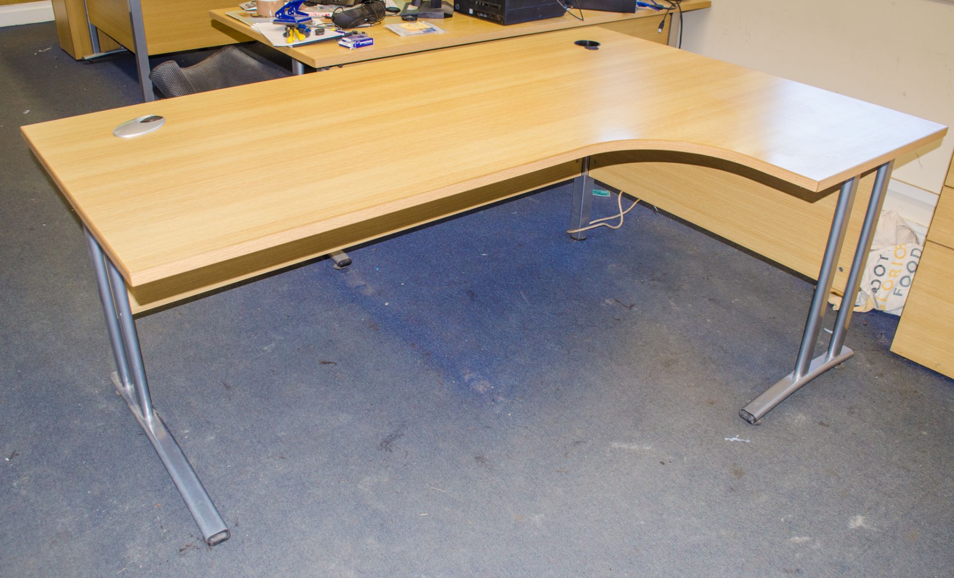 L-shaped ergonomic work station desk (Right handed) Dimensions: 180cm W, 120cm/80cm D, 70cm H