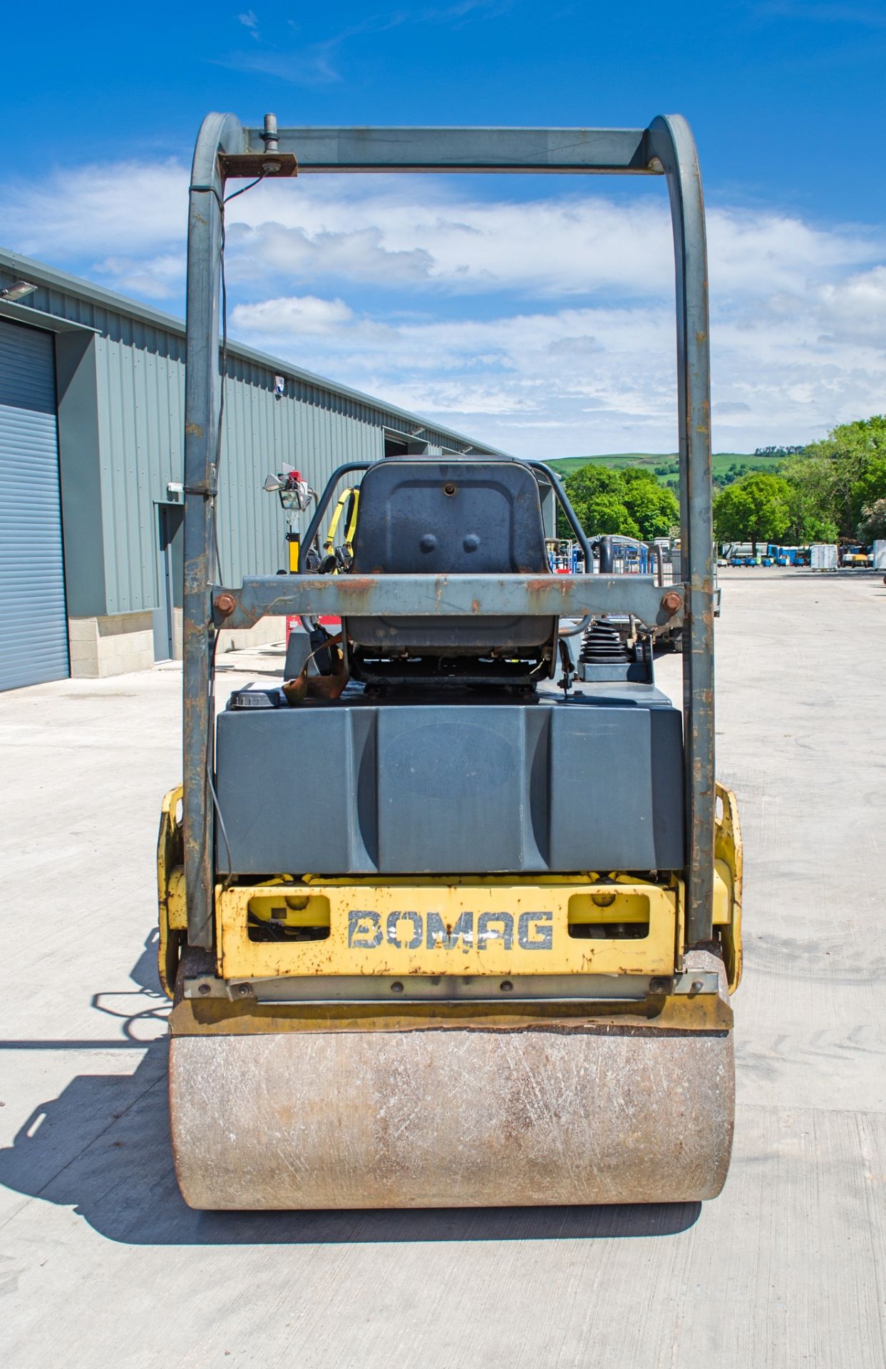 Bomag BW120 AD-3 double drum ride on roller Year: 2000 S/N: 515453 Recorded Hours: 713 SHC 9555/IN - Image 6 of 14