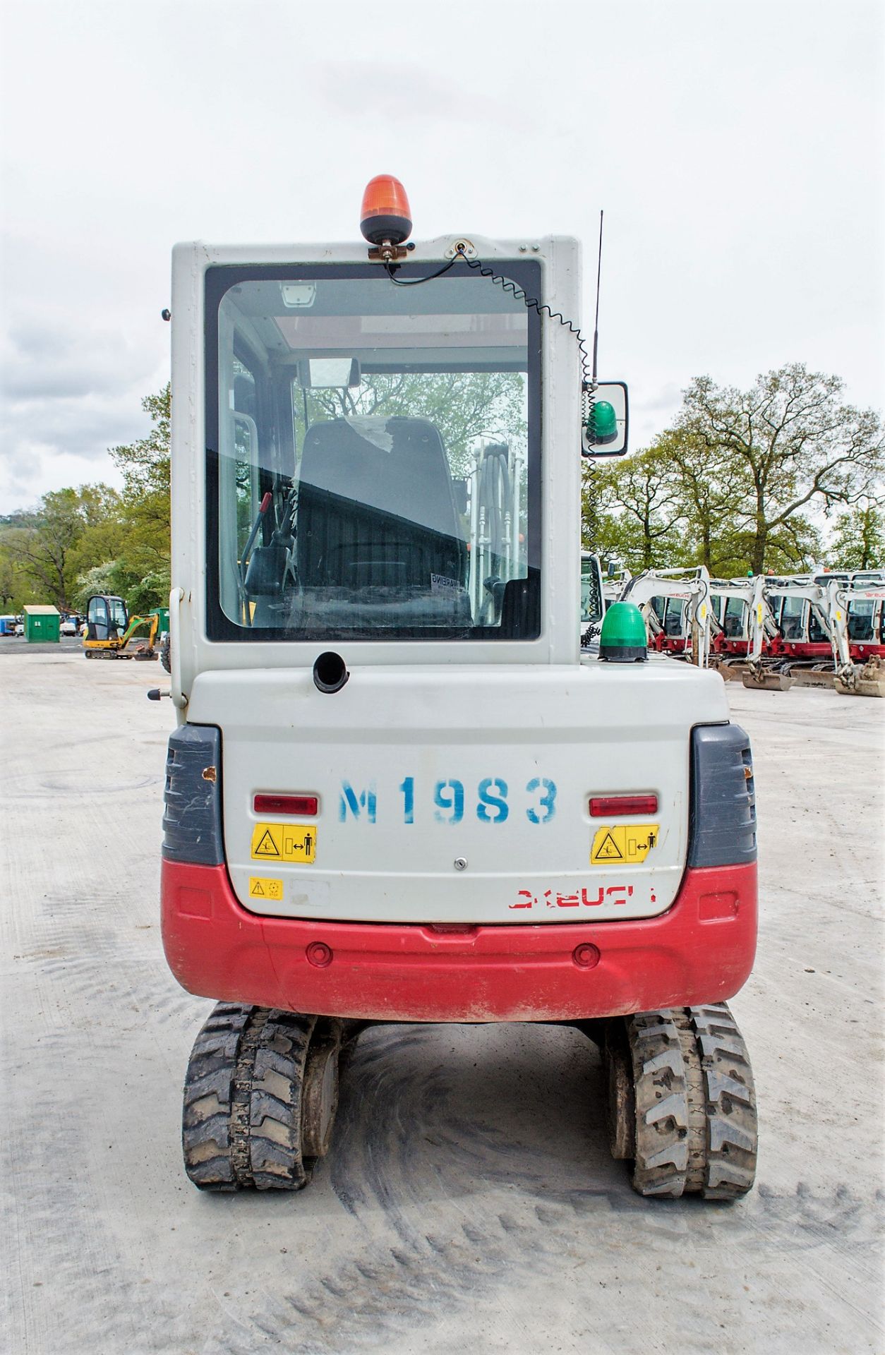 Takeuchi TB228 2.8 tonne rubber tracked mini excavator Year: 2015 S/N: 122804265 Recorded Hours: - Image 9 of 22