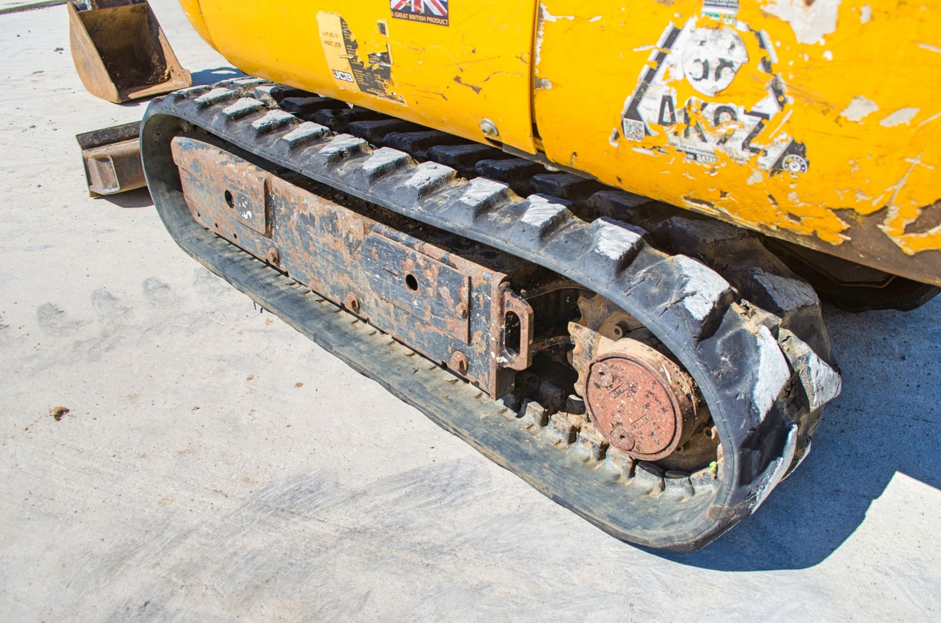 JCB 8014 CTS 1.5 tonne rubber tracked mini excavator Year: 2014 S/N: 2070457 Recorded Hours: 1943 - Image 9 of 18