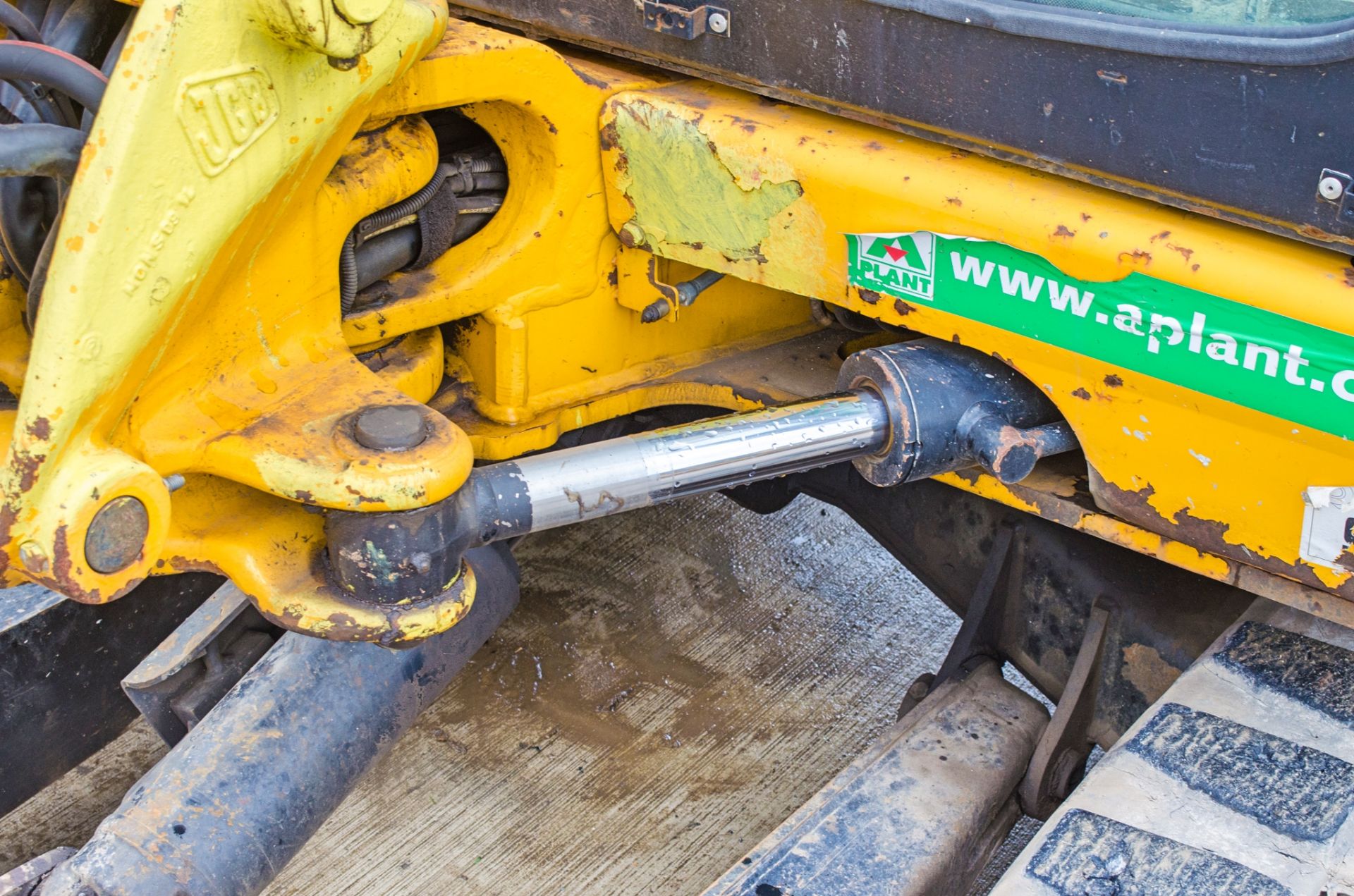 JCB 8055 RTS 5.5 tonne rubber tracked excavator Year: 2014 S/N: 2060738 Recorded Hours: 2689 - Image 13 of 21