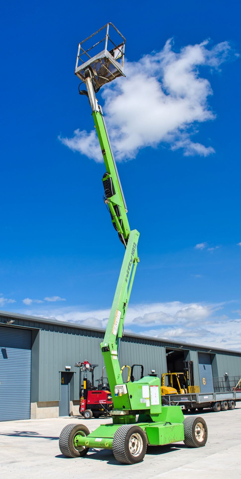 Nifty HR12 battery electric/diesel articulated boom lift access platform Year: 2007 S/N: 16530 SHC - Image 10 of 16