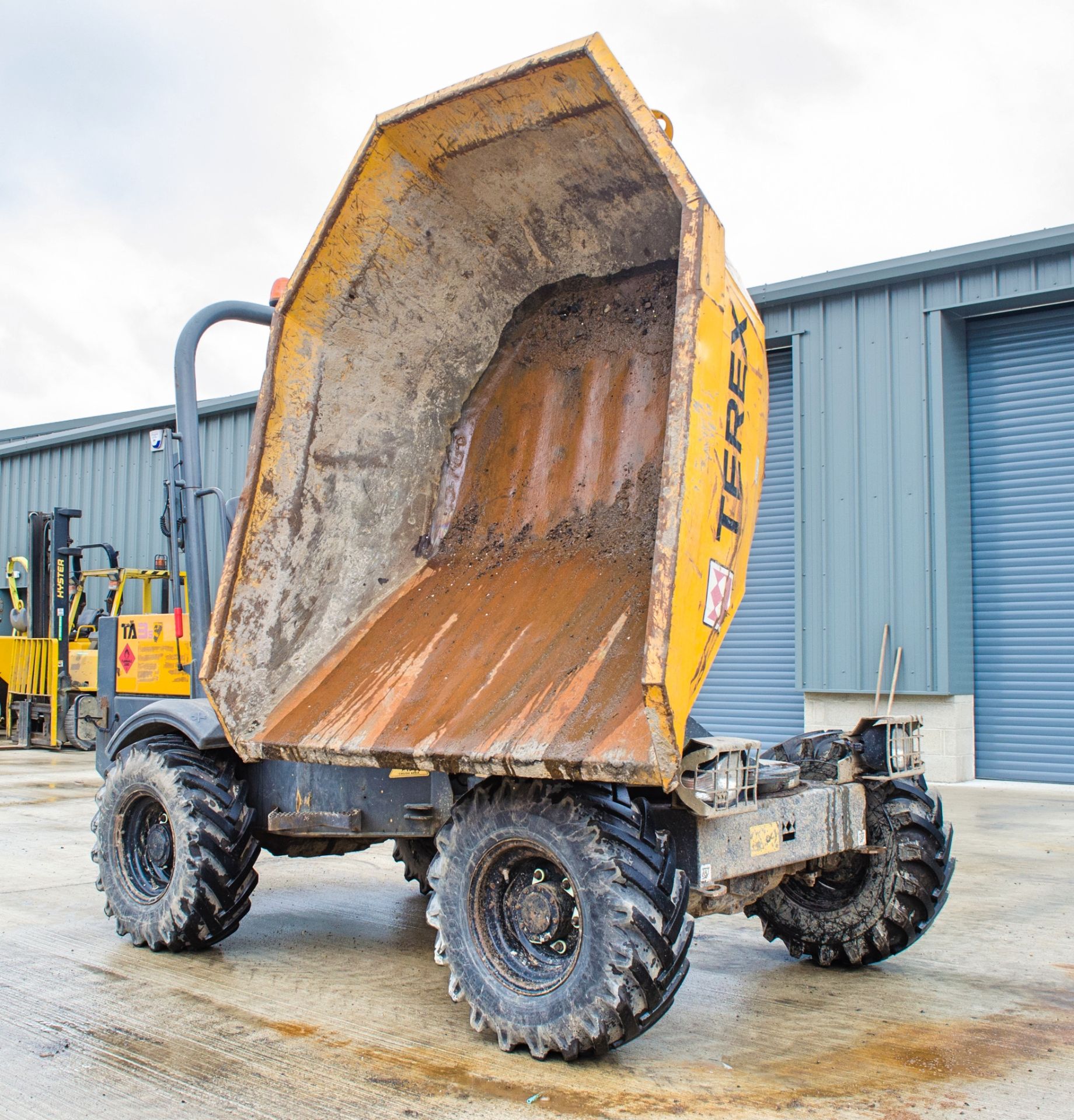 Terex TA3s 3 tonne swivel skip dumper Year: 2014 S/N: EE4PB5518 Recorded Hours: 981 A635089 - Image 7 of 20