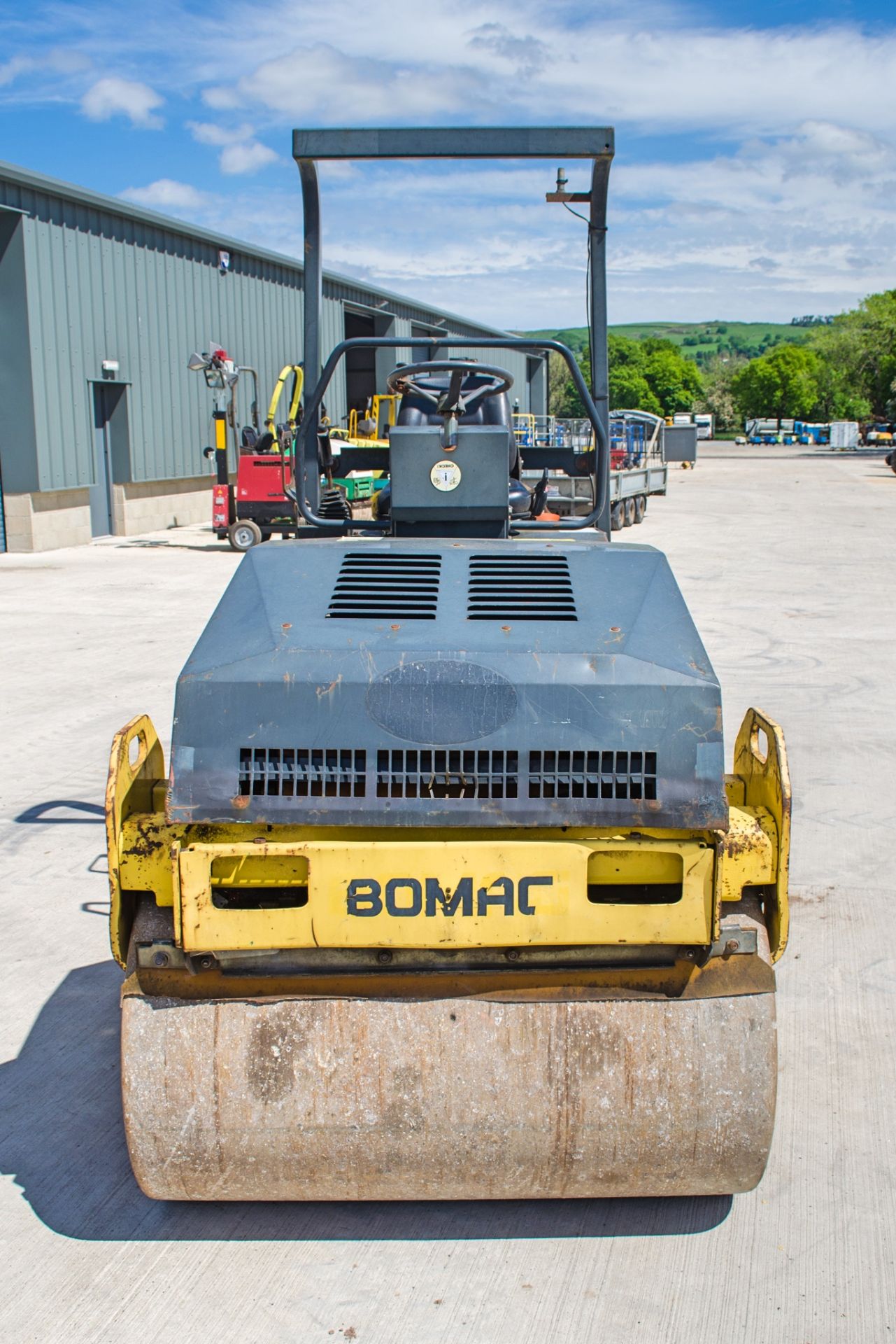 Bomag BW120 AD-3 double drum ride on roller Year: 2000 S/N: 515453 Recorded Hours: 713 SHC 9555/IN - Image 5 of 14