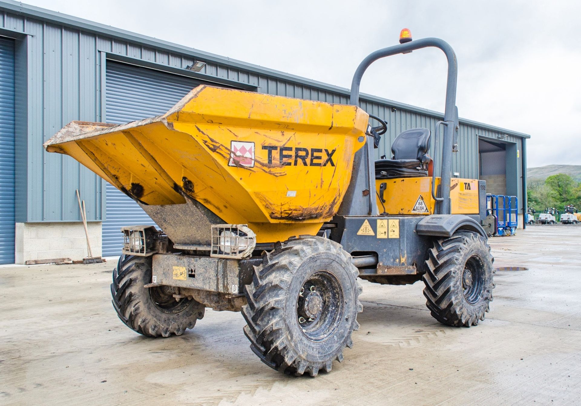 Terex TA3s 3 tonne swivel skip dumper Year: 2014 S/N: EE4PB5518 Recorded Hours: 981 A635089
