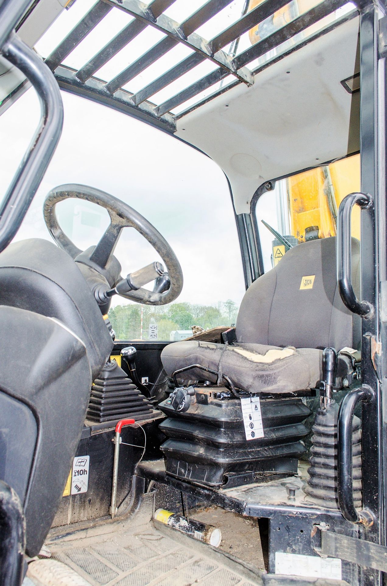 JCB 535-125 Hi-Viz 12.5 metre telescopic handler Year: 2014 S/N: 2340587 Recorded Hours: 2686 Reg: - Image 19 of 21