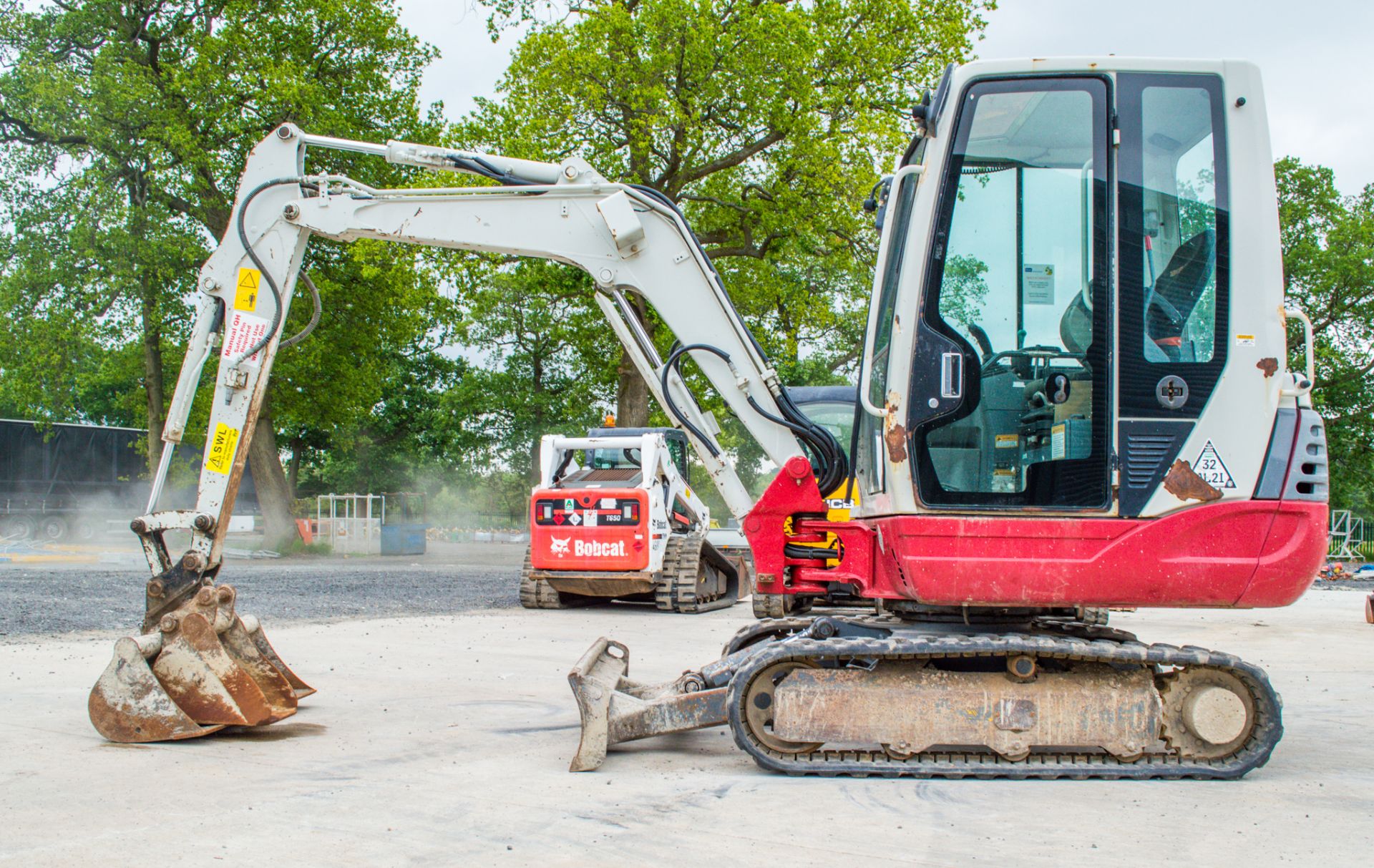 Takeuchi TB228 2.8 tonne rubber tracked excavator Year: 2015 S/N: 122804197 Recorded Hours: Not - Image 8 of 15