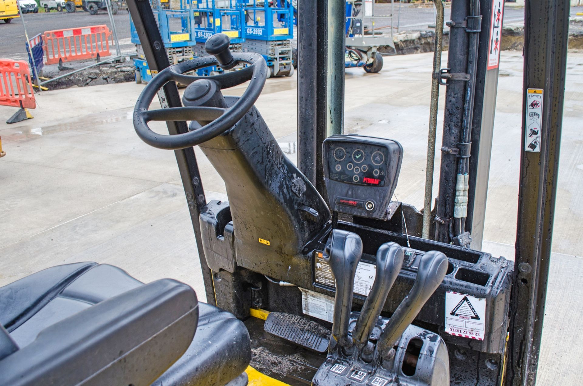 Yale ERP 18VT battery electric fork lift truck Year: 2013 S/N: 5445L Recorded Hours: c/w charger & - Image 12 of 16