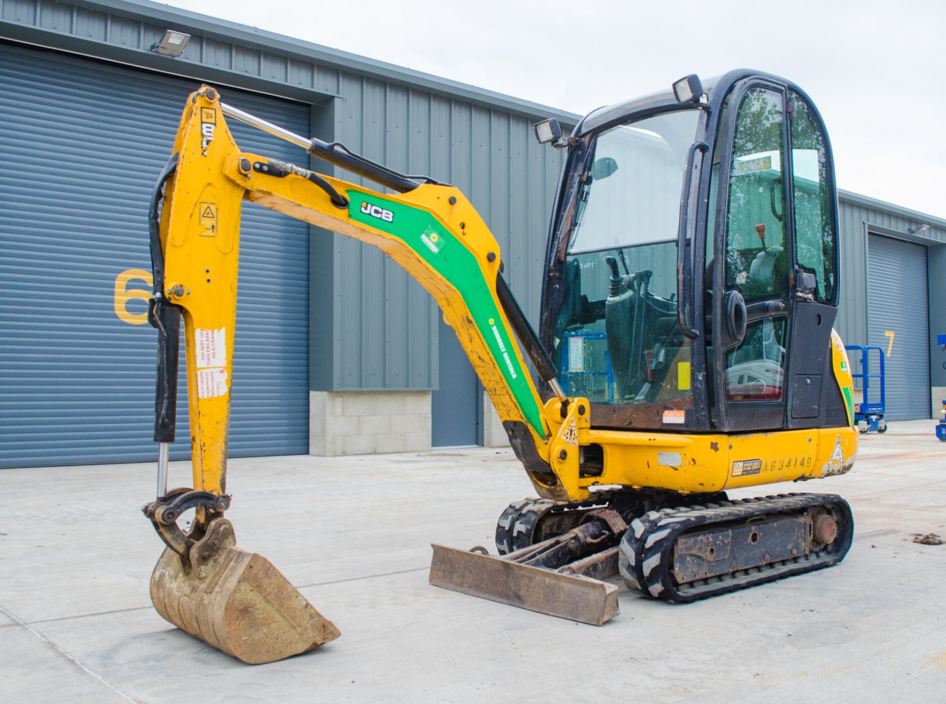 JCB 801.6 1.6 tonne rubber tracked mini excavator  Year: 2014 S/N: 2071644 Recorded Hours: 1969