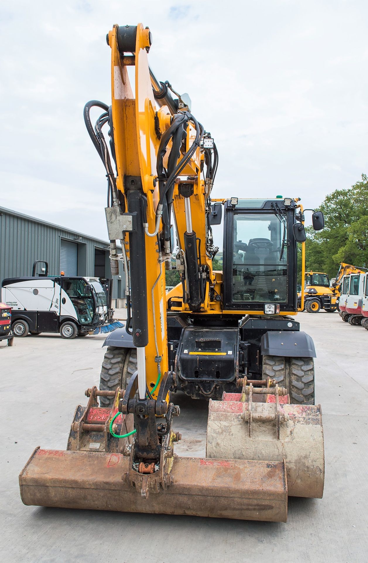 JCB Hydradig 110 W 11 tonne wheeled excavator Year: 2017  S/N: JCBW11CFCH2496178 Recorded Hours: - Image 5 of 28