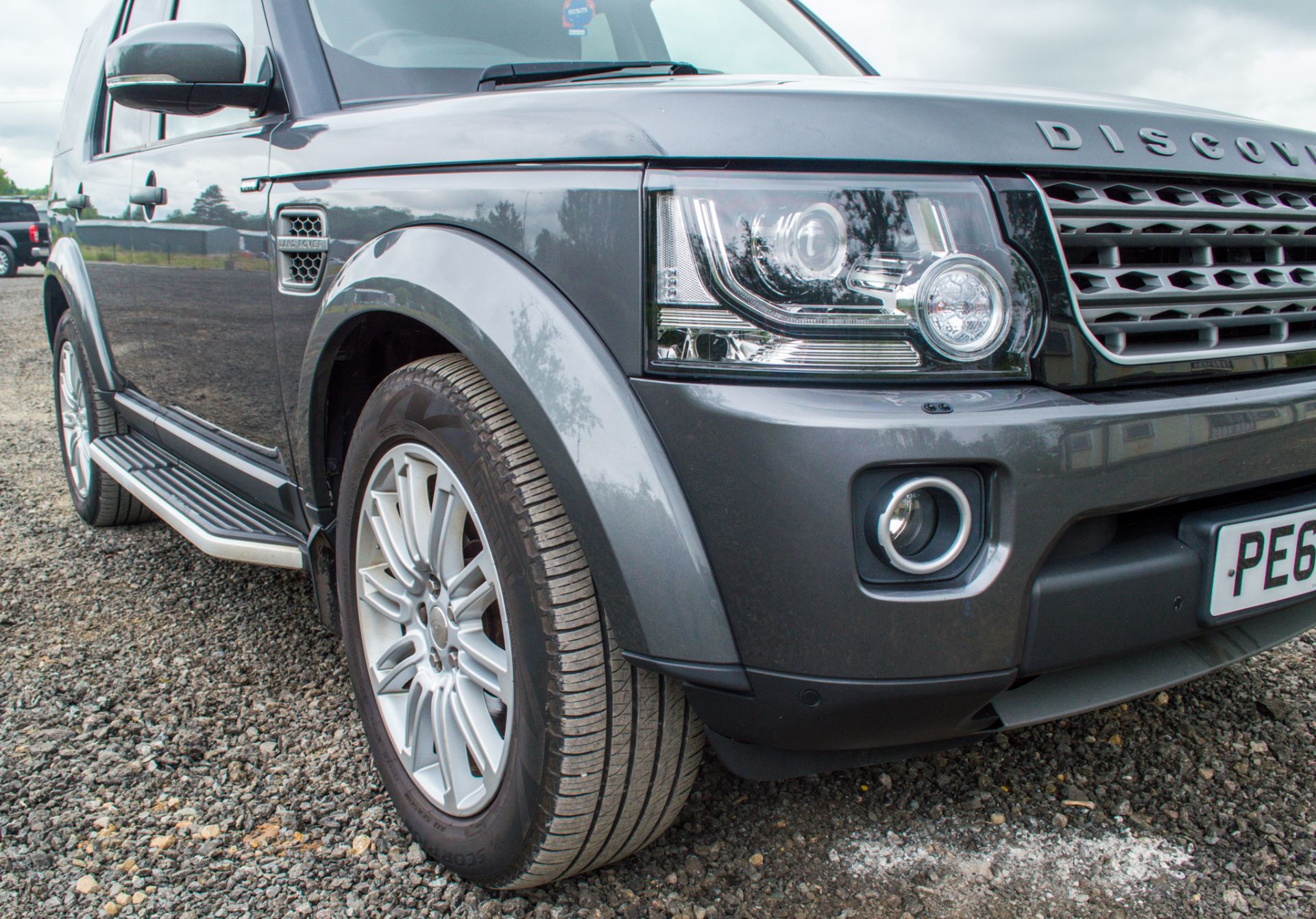 Land Rover Discovery 4 SE 3.0 TDV6 Commercial 4 wheel drive utility vehicle  Reg No: PE 65 NJY  Date - Image 13 of 23